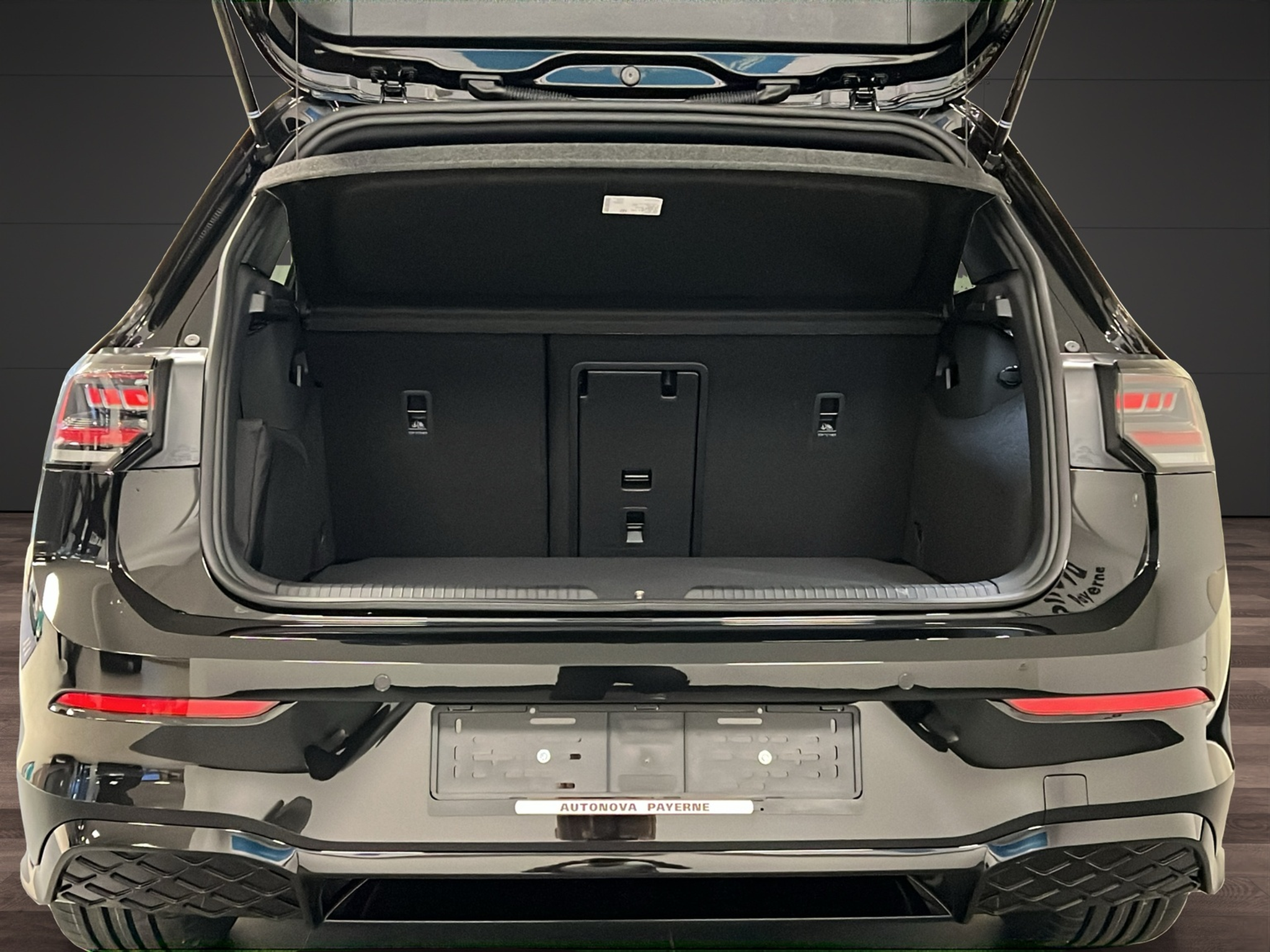 listing desktop thumbnail image 11