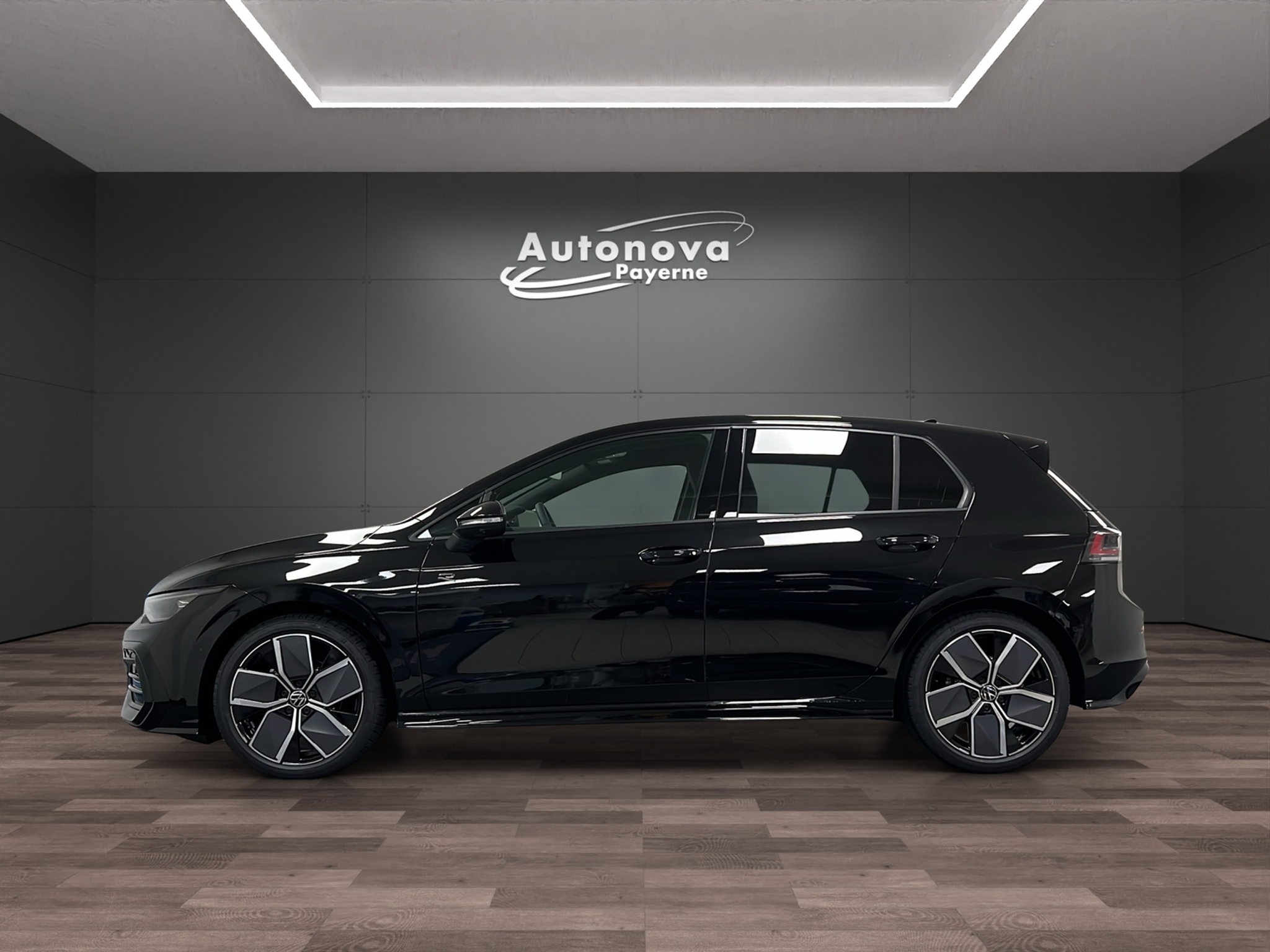 listing desktop thumbnail image 2