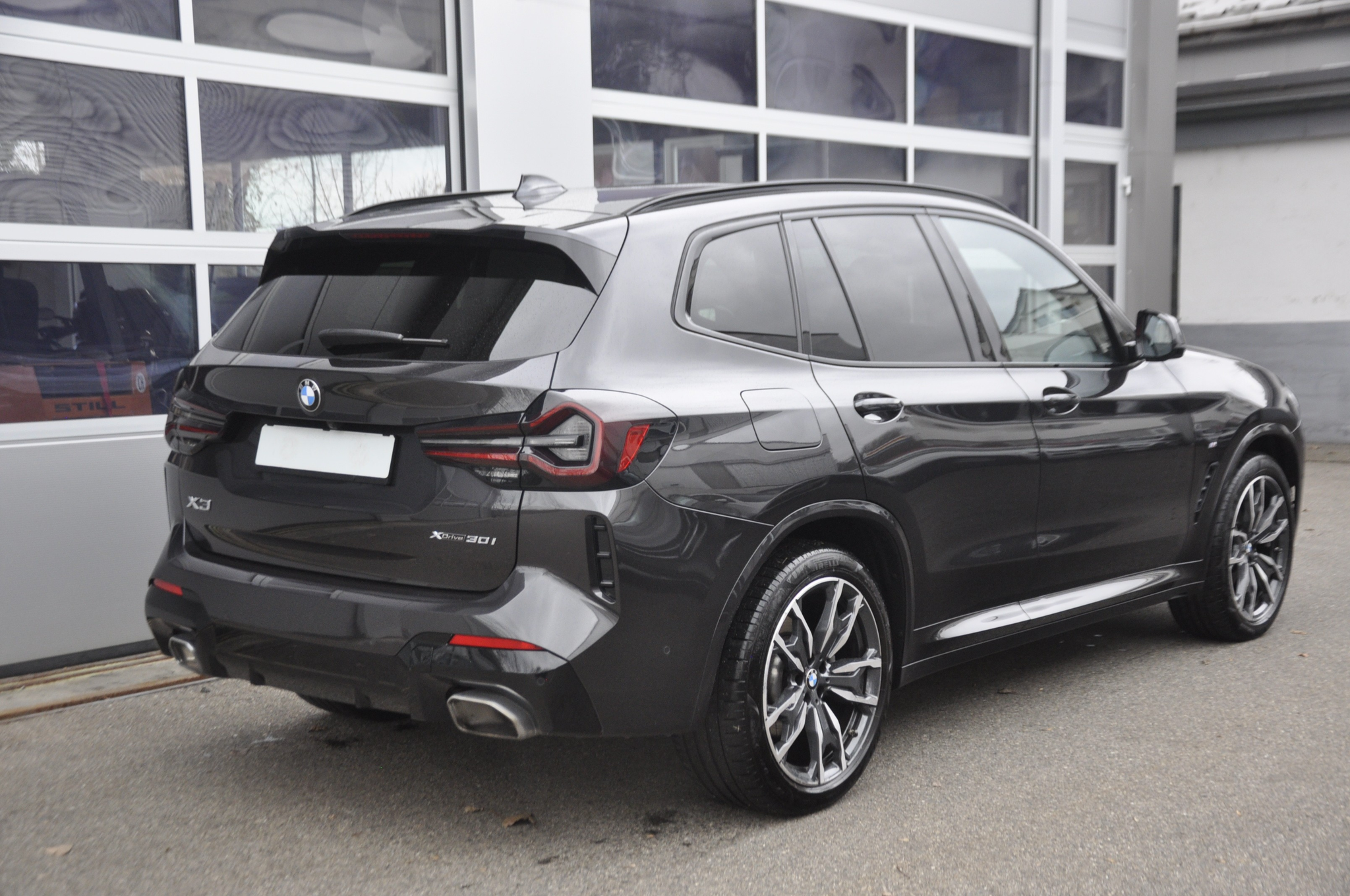 listing desktop thumbnail image 3