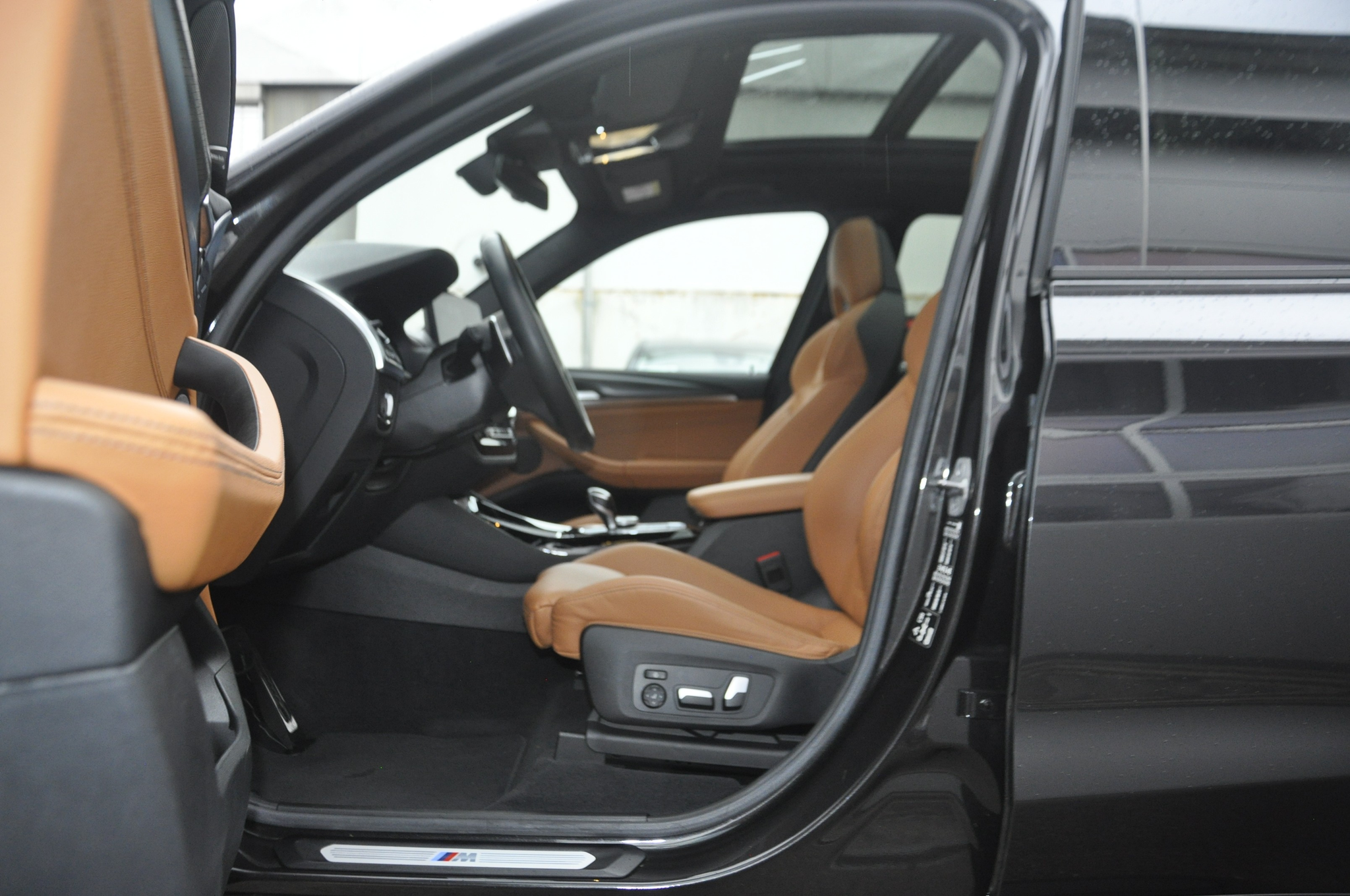 listing desktop thumbnail image 4