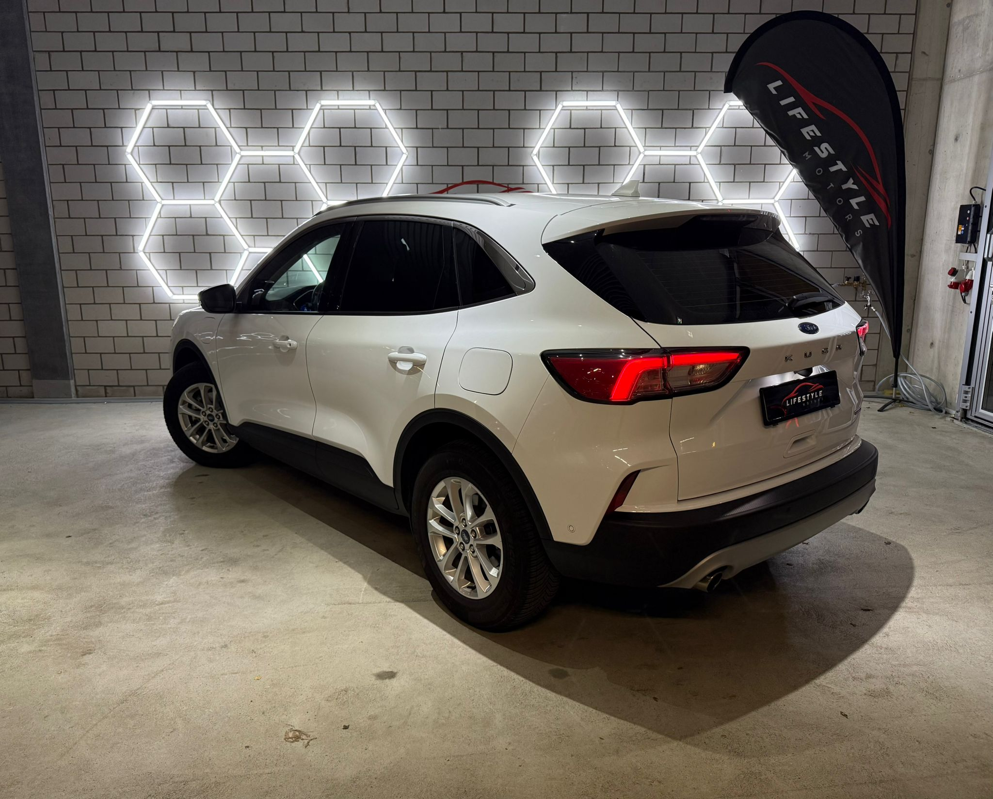 listing desktop thumbnail image 2