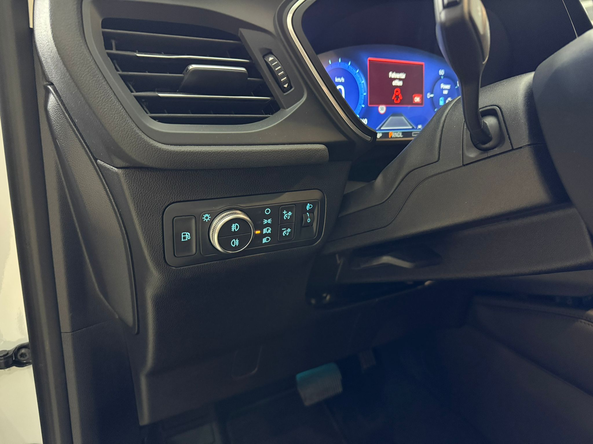 listing desktop thumbnail image 7