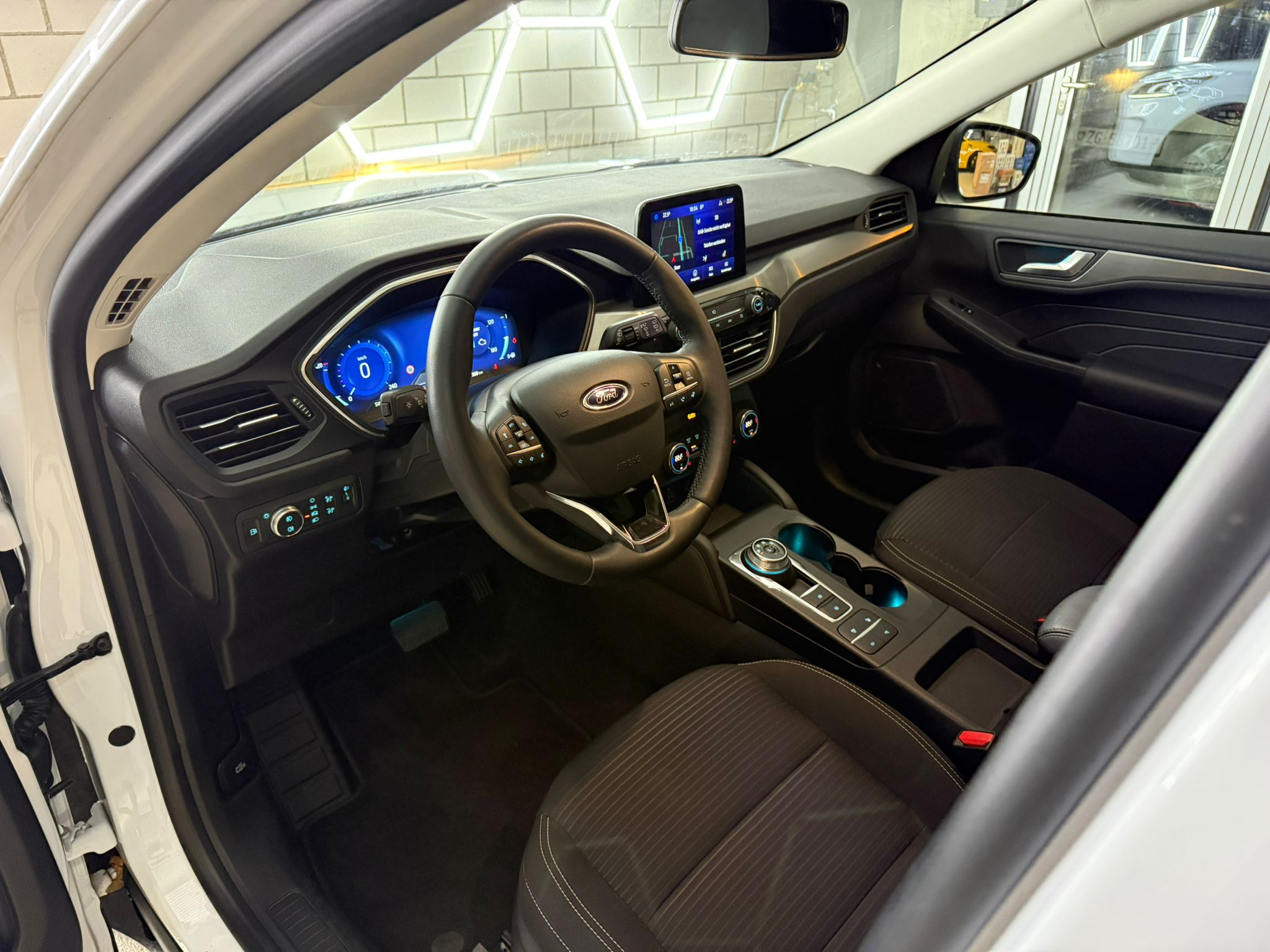 listing desktop thumbnail image 6