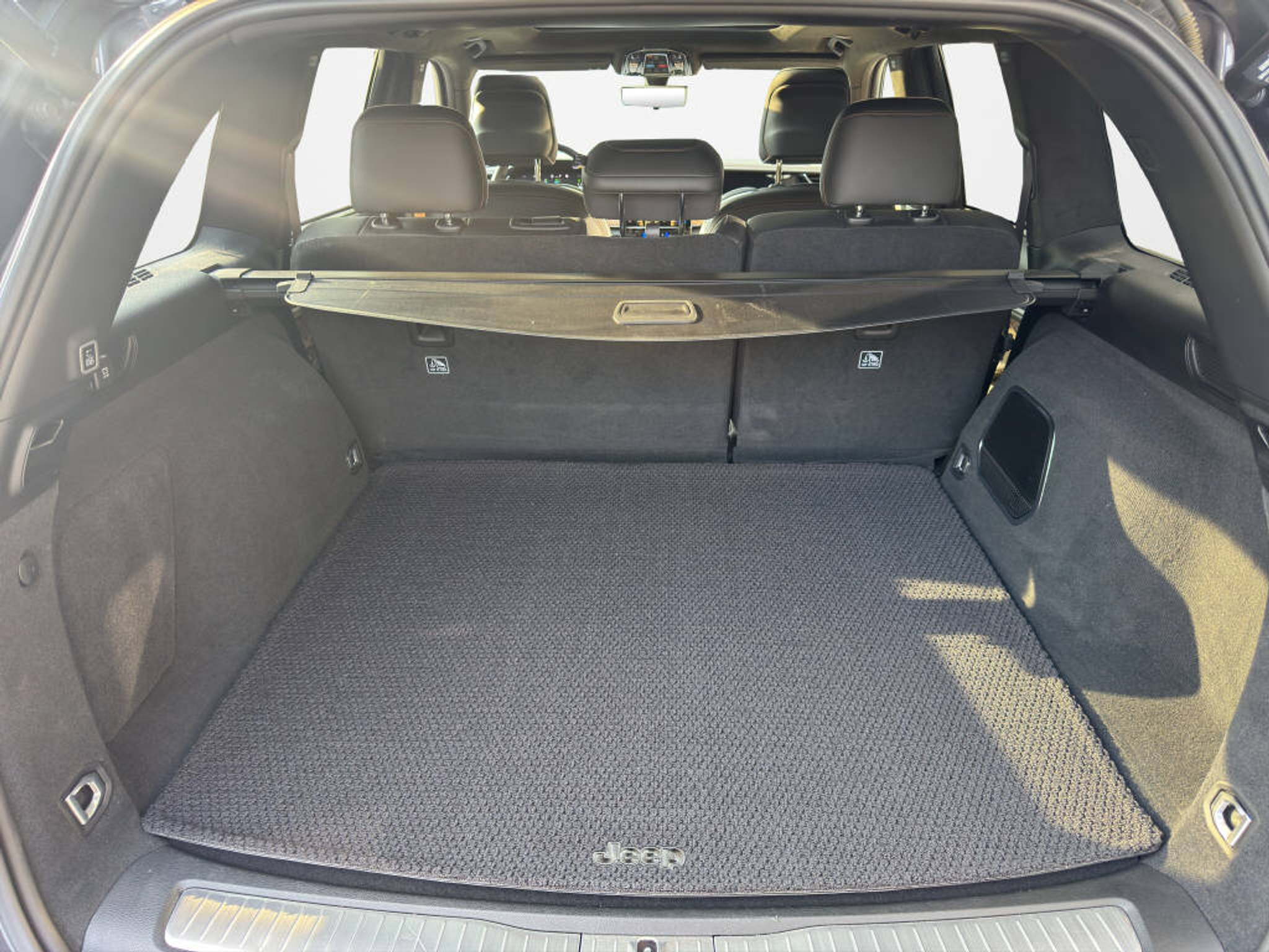 listing desktop thumbnail image 12