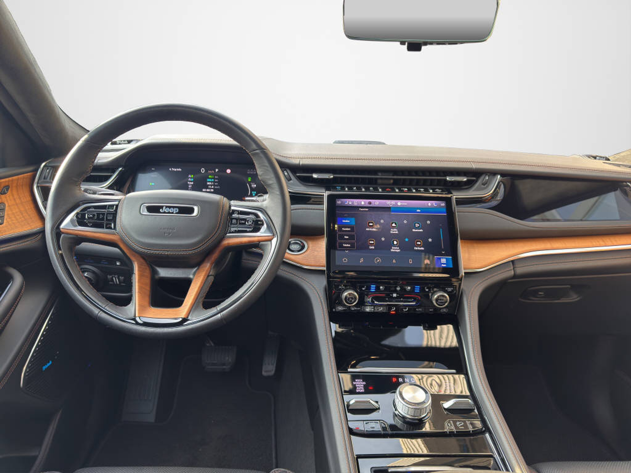 listing desktop thumbnail image 10