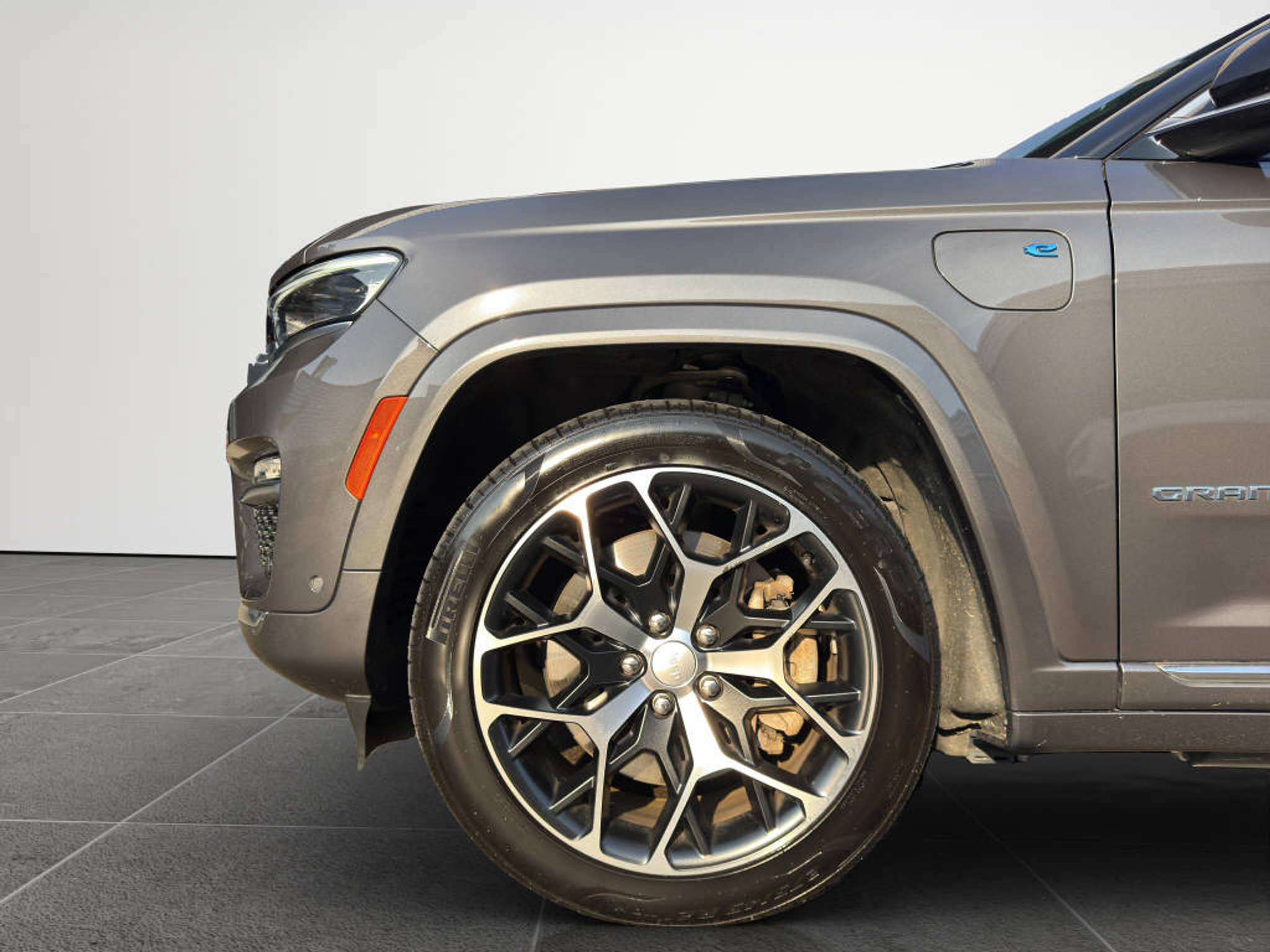 listing desktop thumbnail image 15