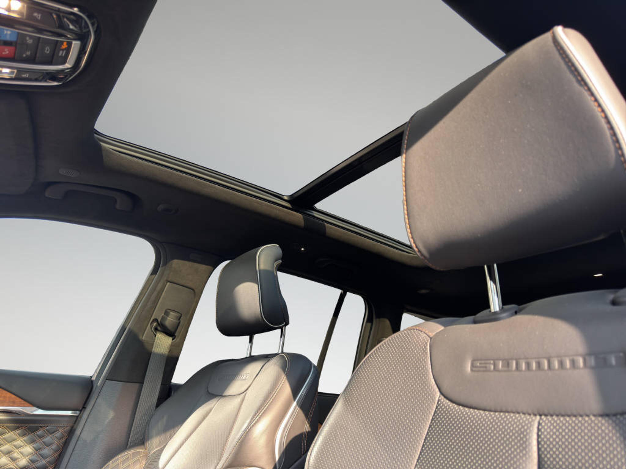 listing desktop thumbnail image 13