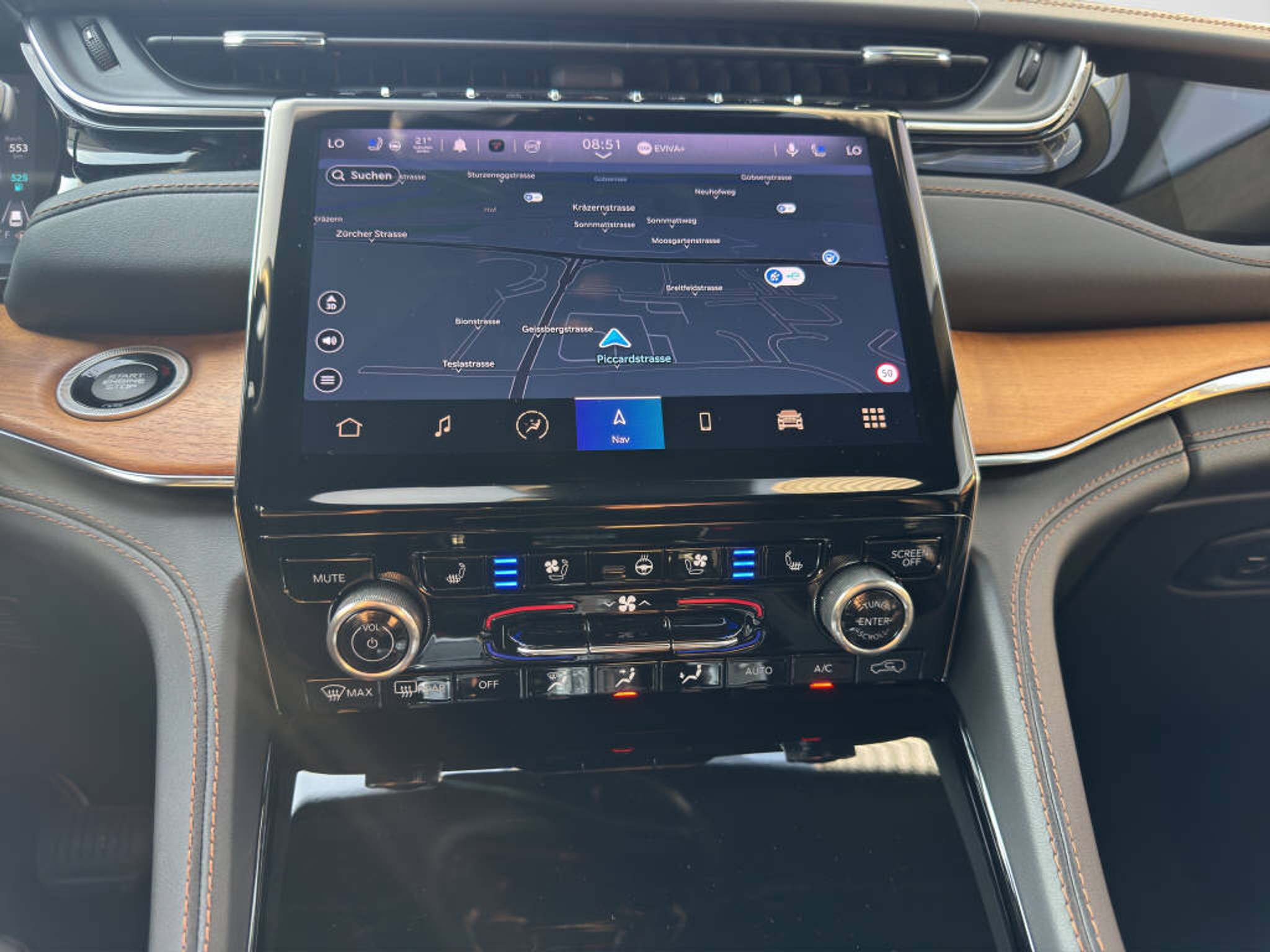 listing desktop thumbnail image 8