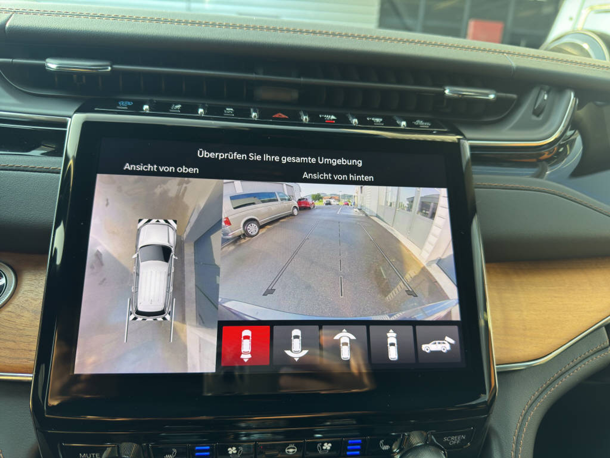 listing desktop thumbnail image 14