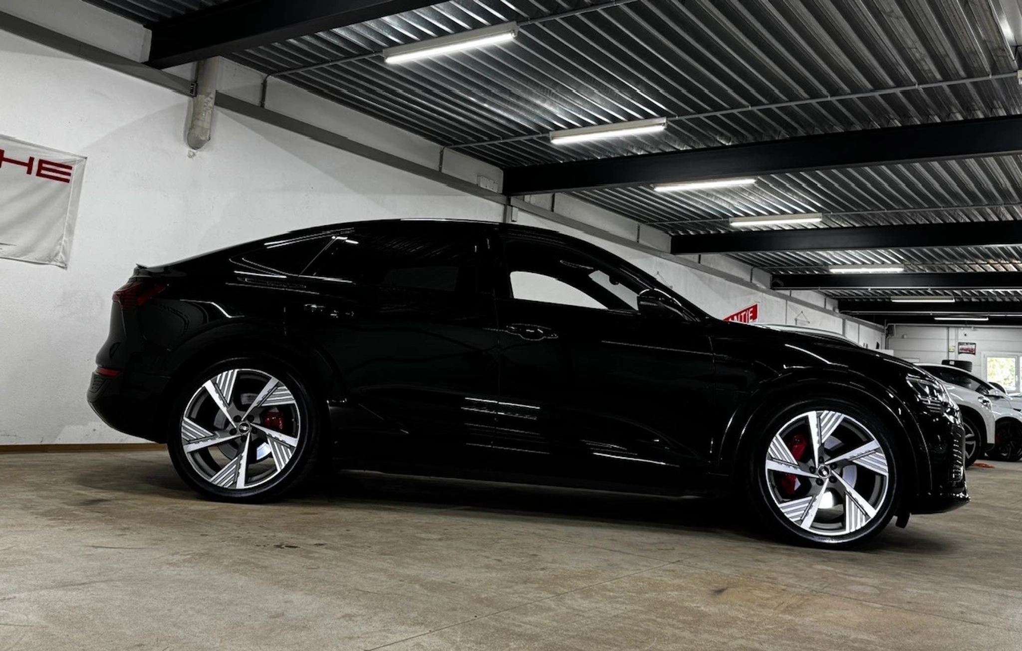 listing desktop thumbnail image 3