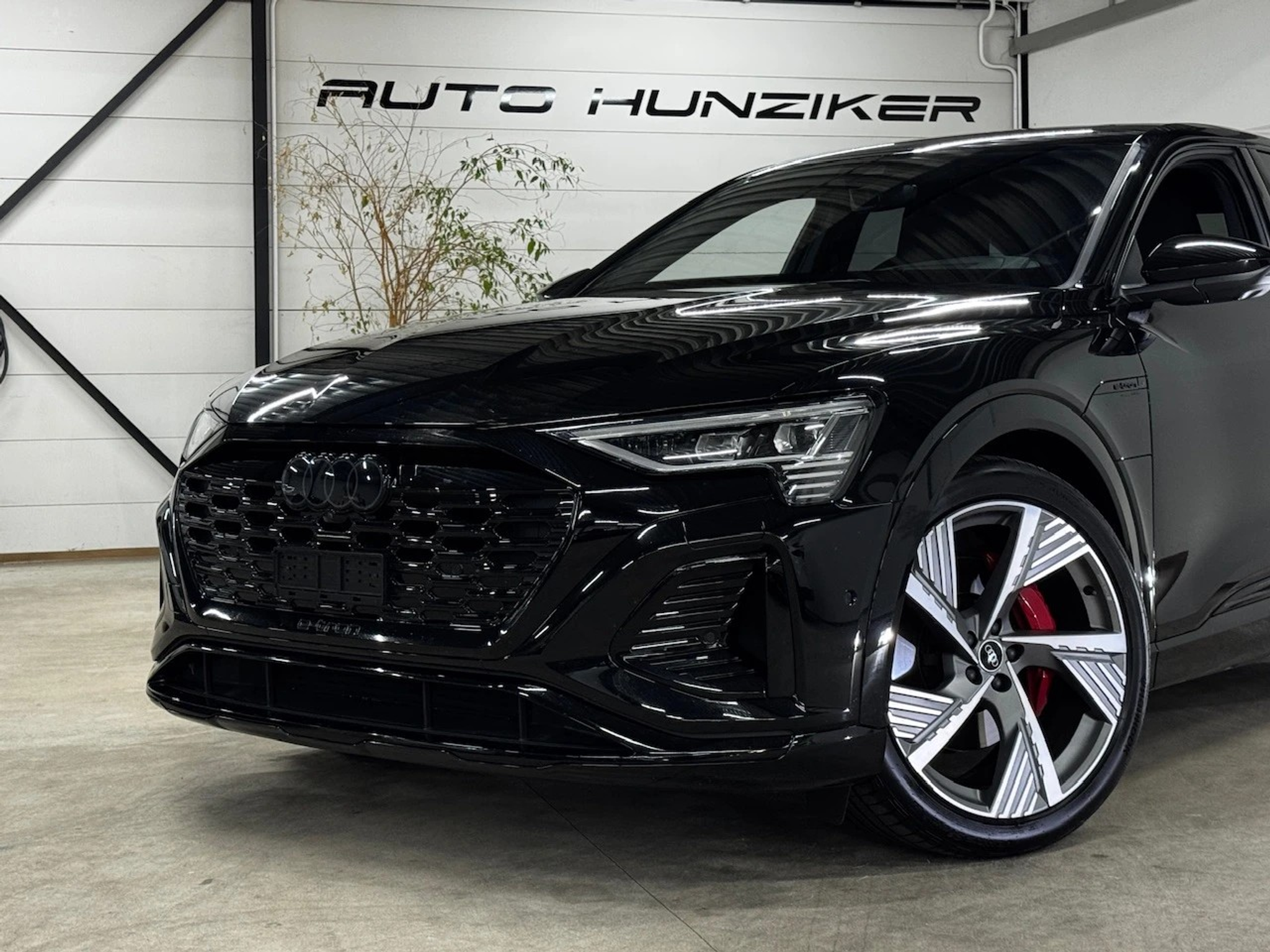 listing desktop thumbnail image 1