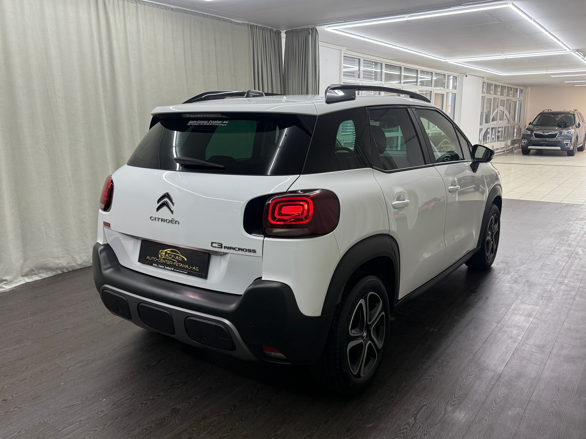 listing desktop thumbnail image 3