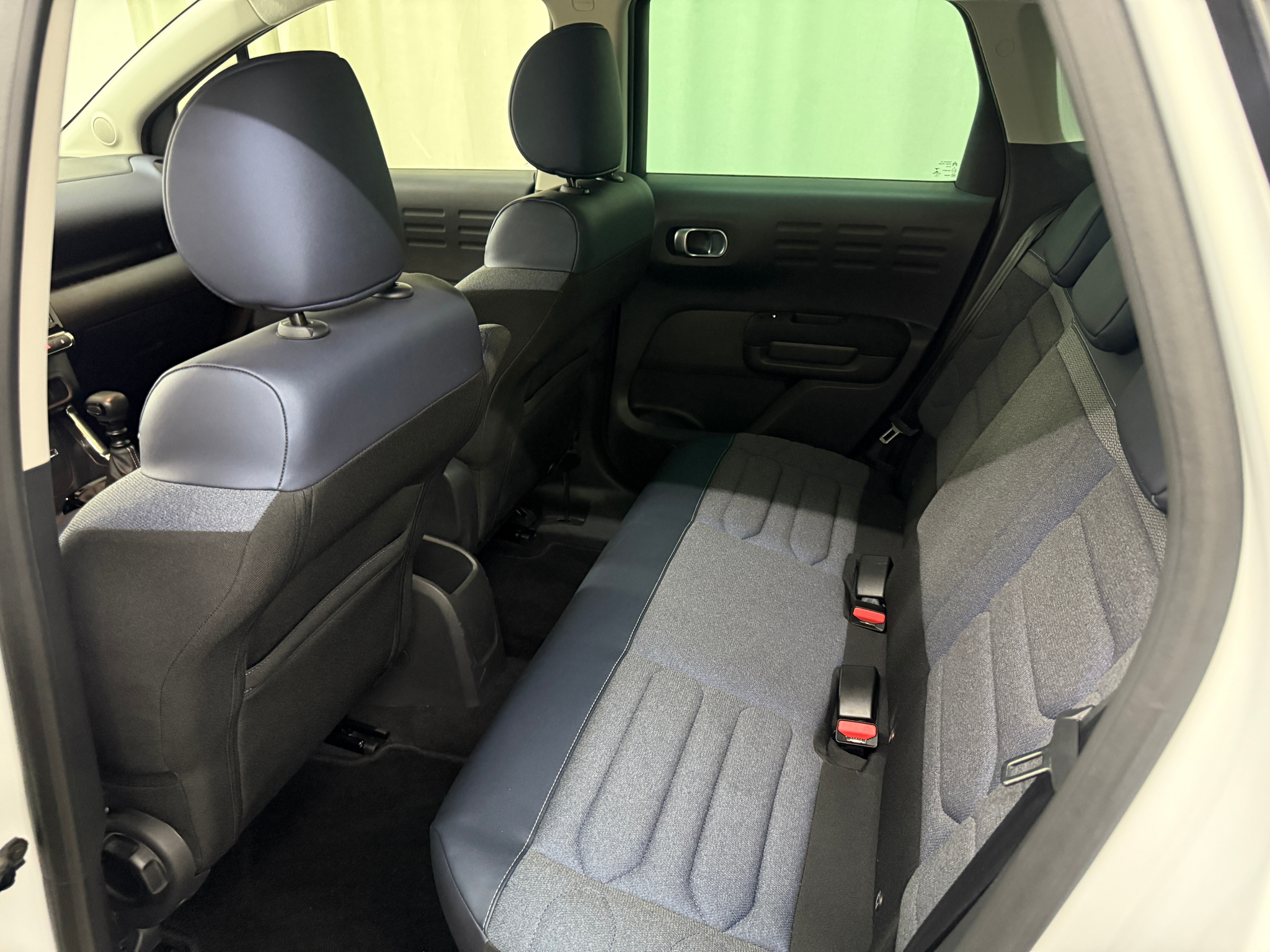 listing desktop thumbnail image 10