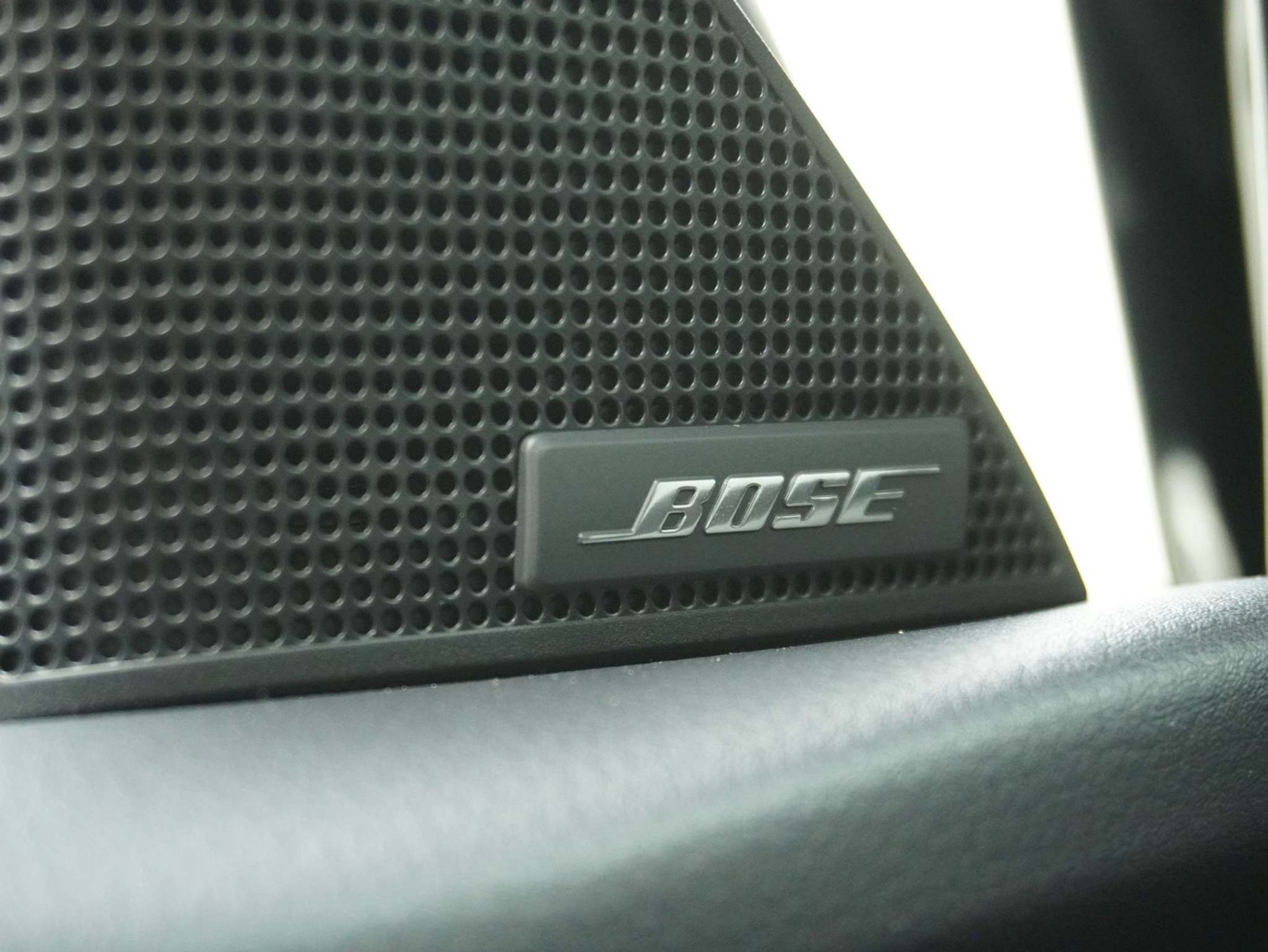 listing desktop thumbnail image 14