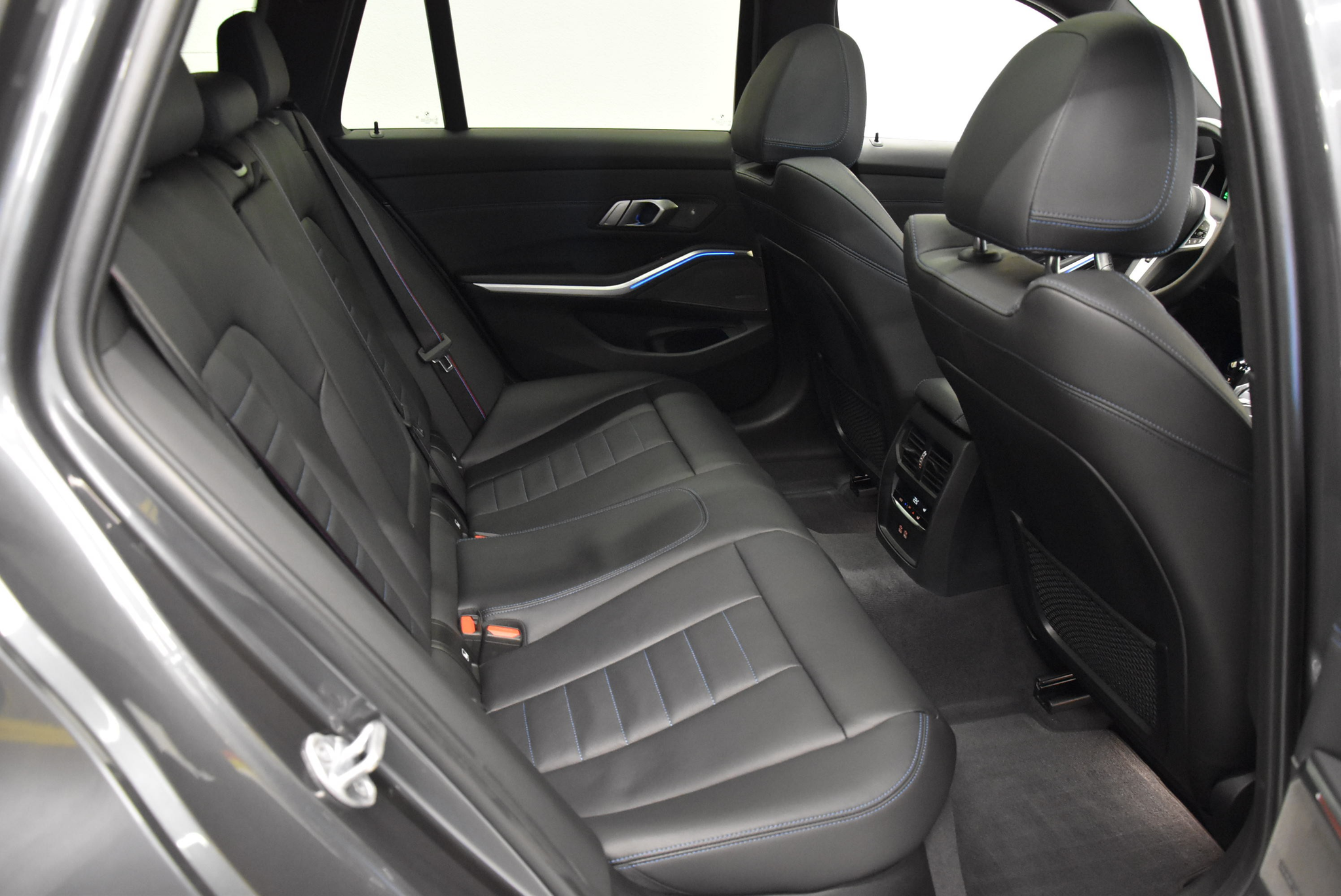 listing desktop thumbnail image 10