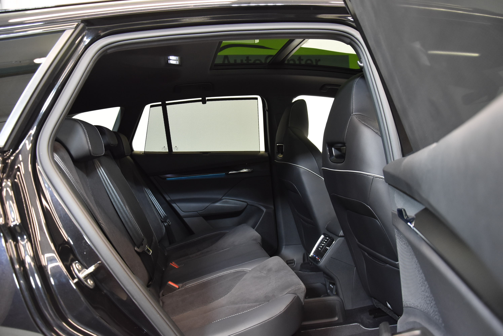 listing desktop thumbnail image 5