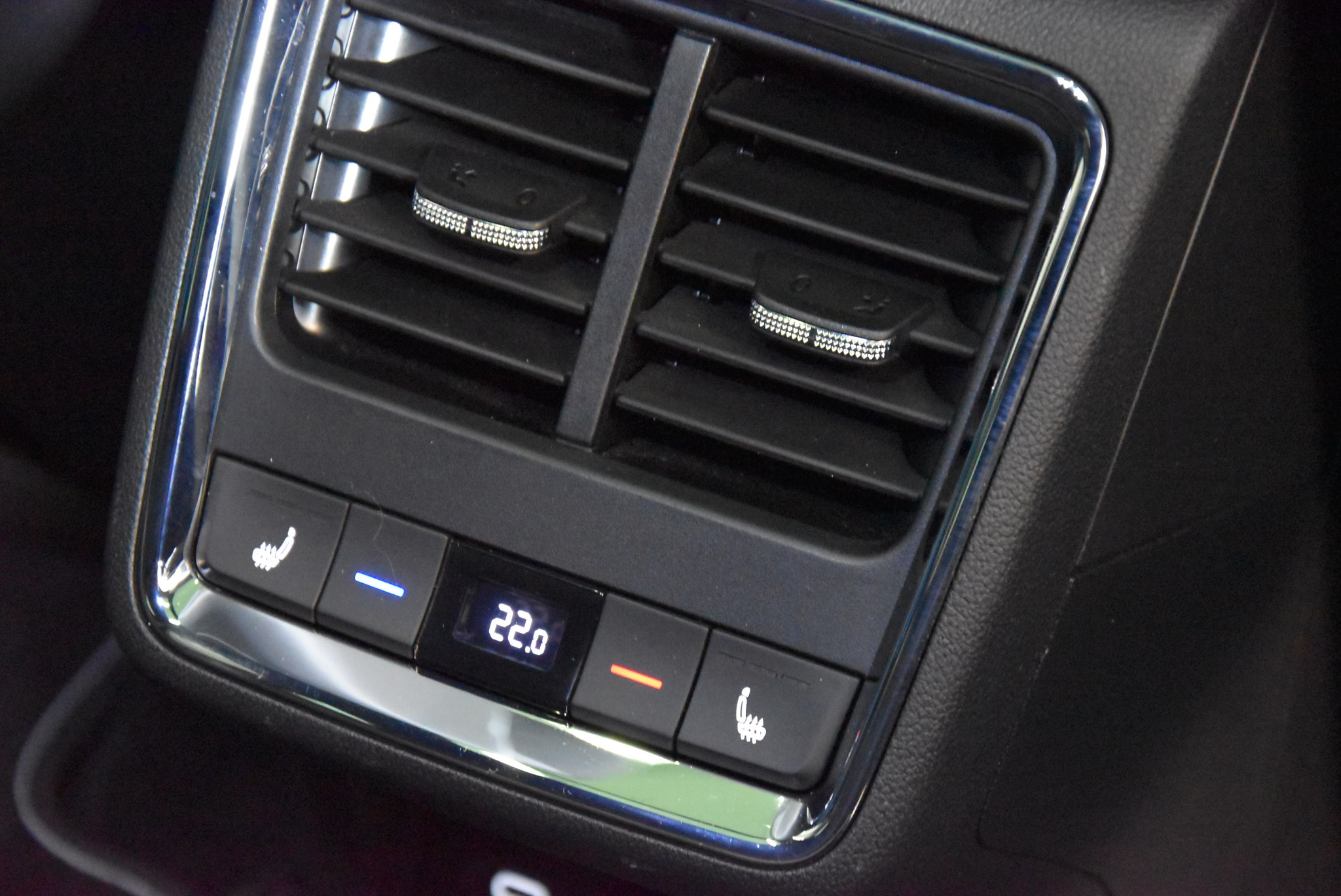 listing desktop thumbnail image 7