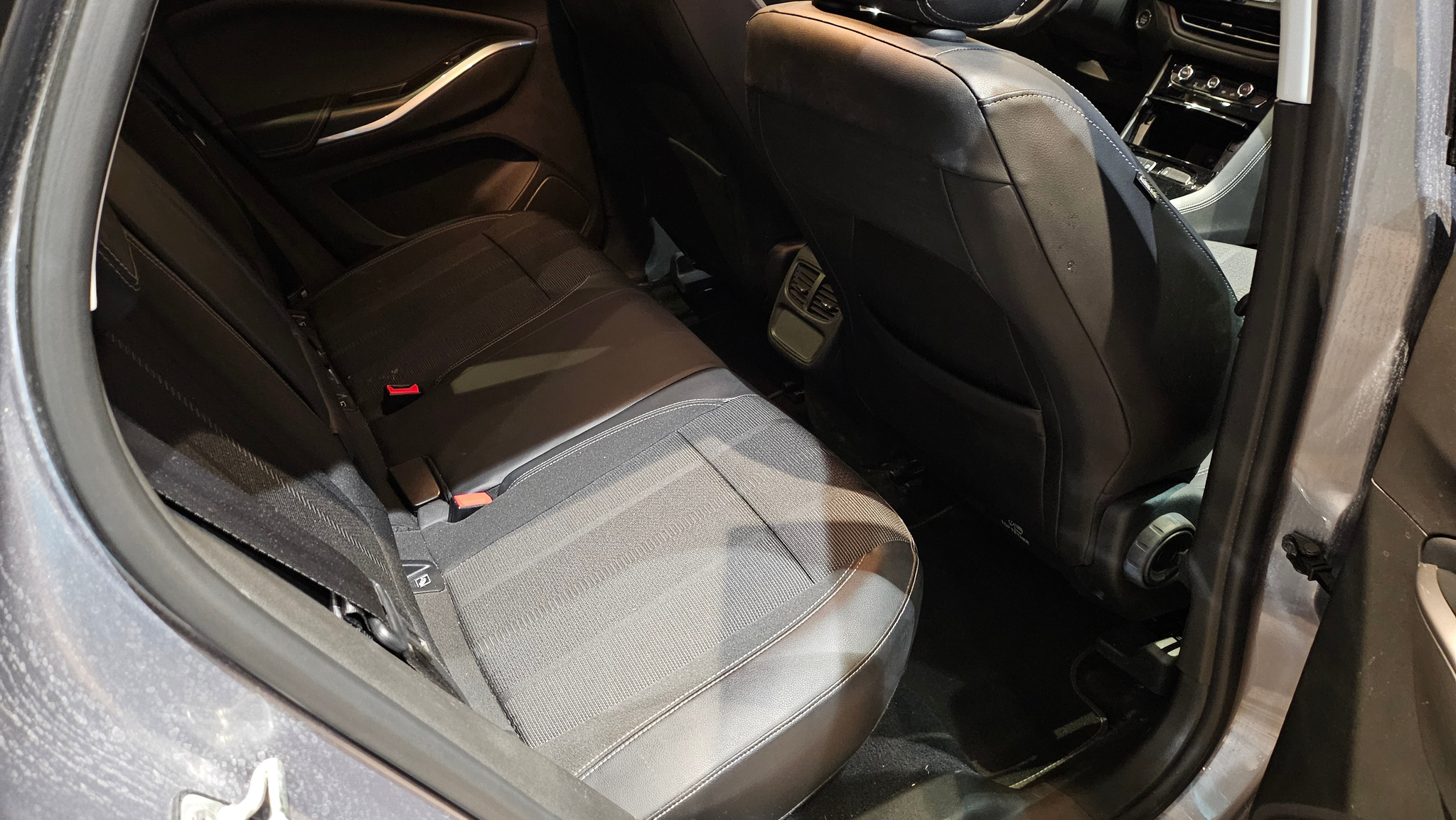 listing desktop thumbnail image 17