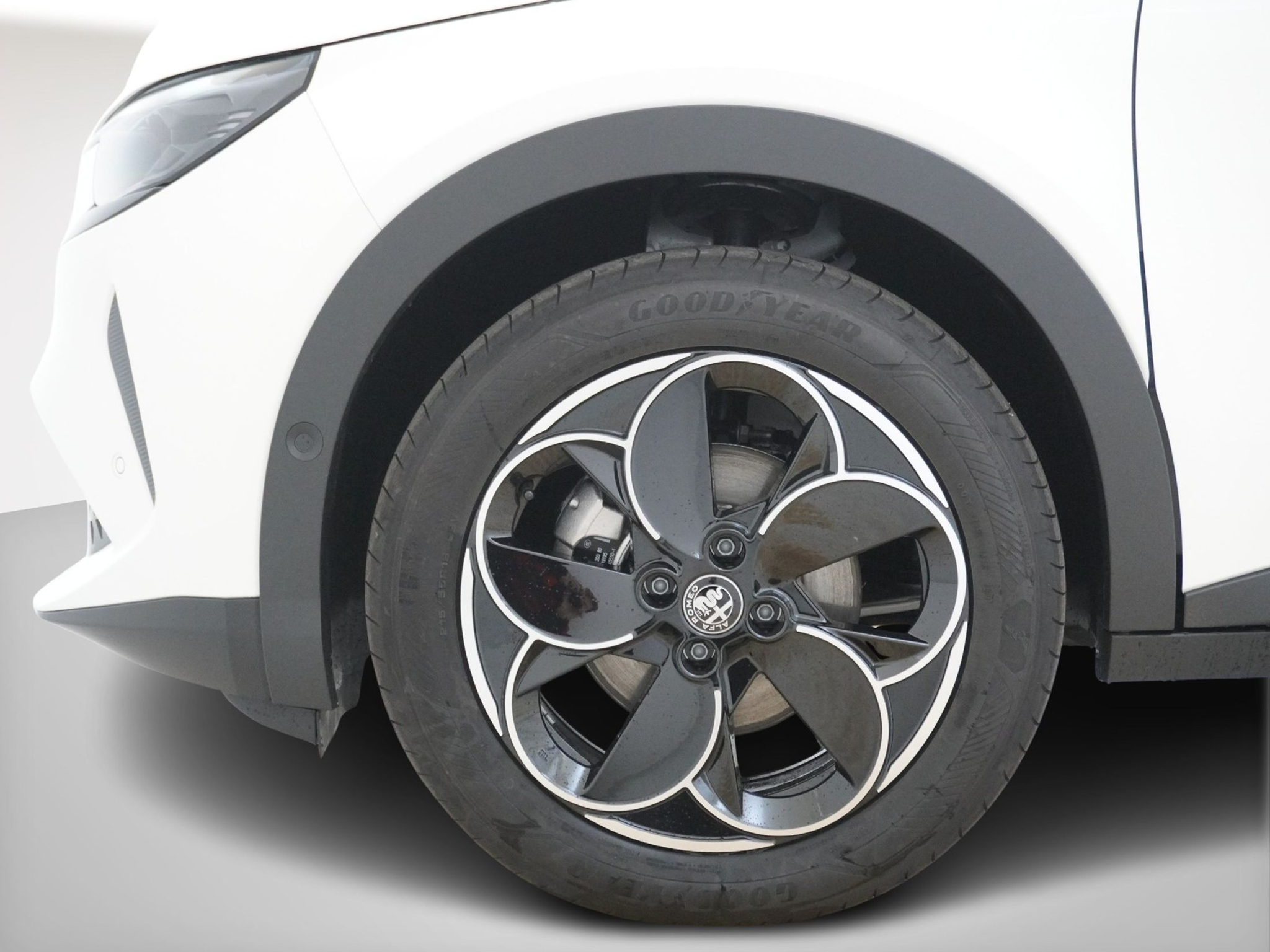 listing desktop thumbnail image 9