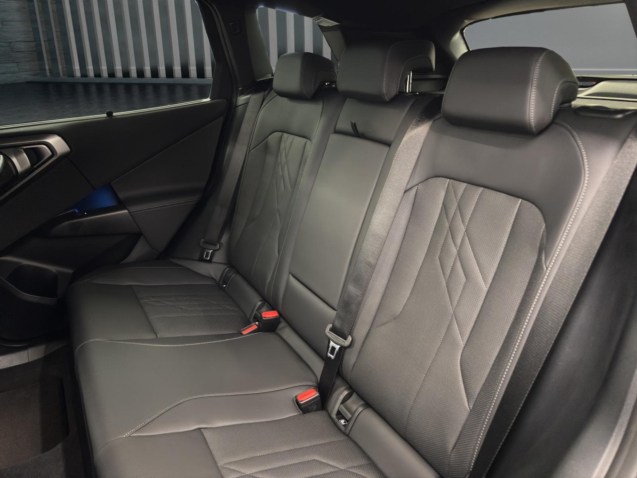 listing desktop thumbnail image 17