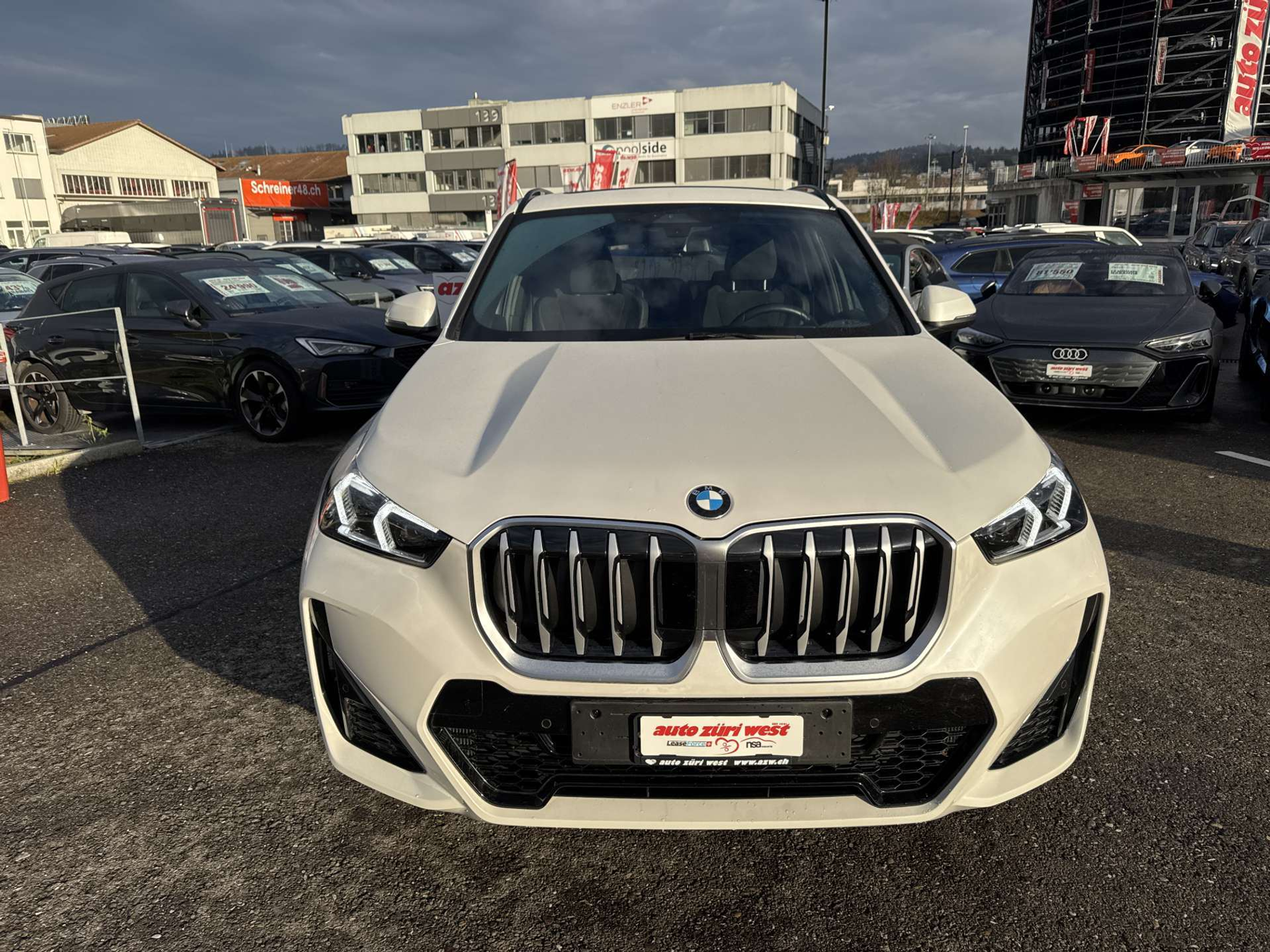 listing desktop thumbnail image 12