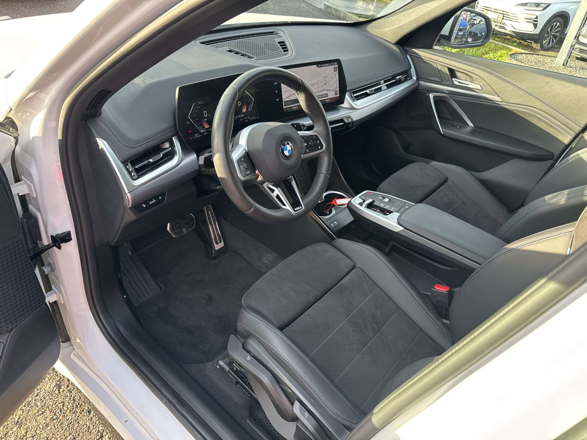 listing desktop thumbnail image 4