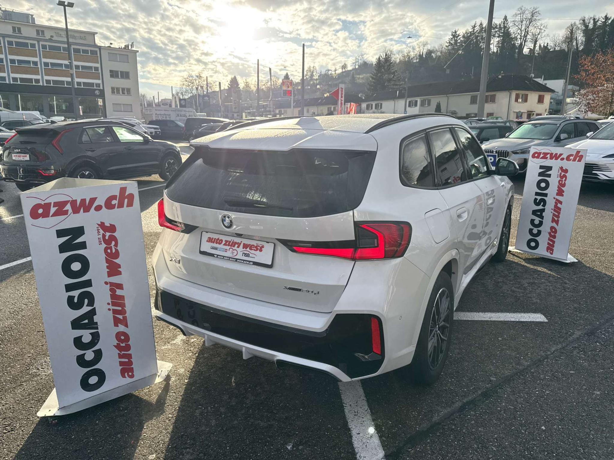 listing desktop thumbnail image 2