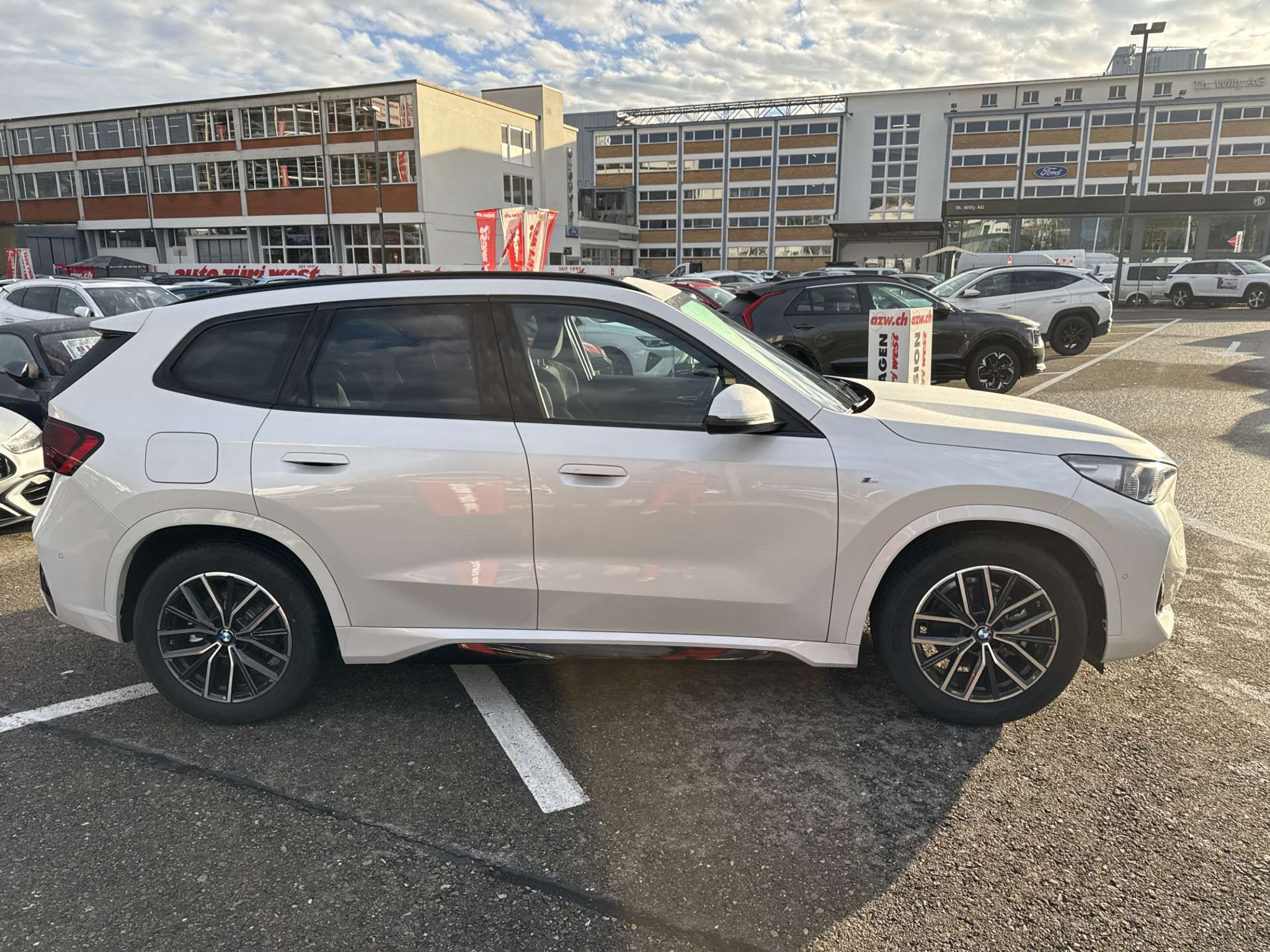 listing desktop thumbnail image 9