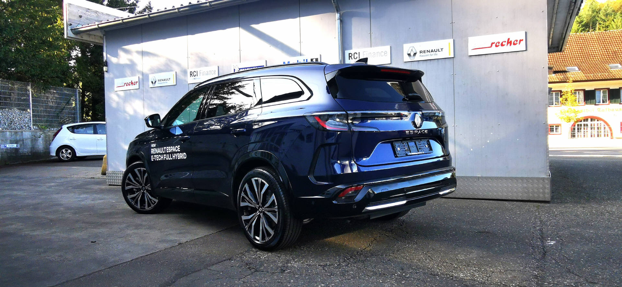 listing desktop thumbnail image 2