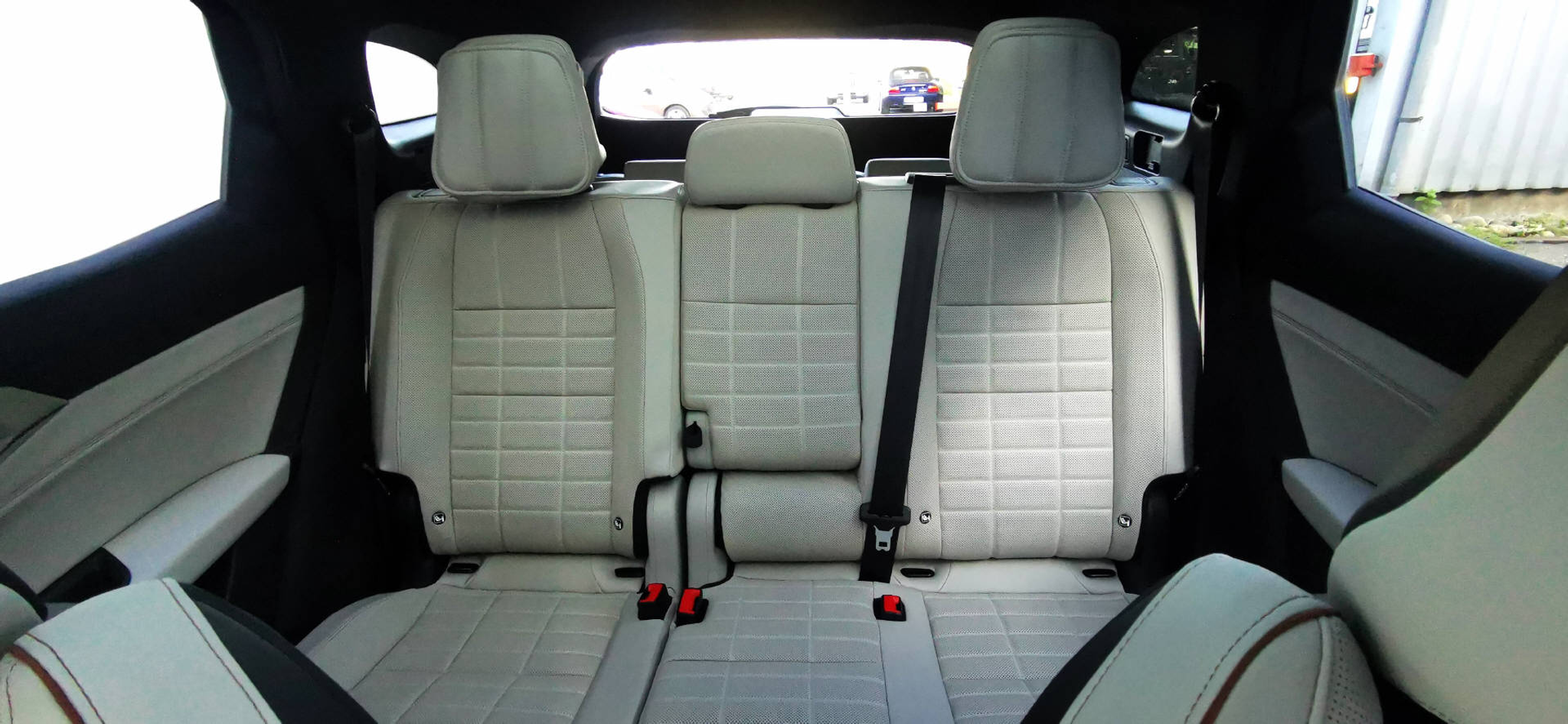 listing desktop thumbnail image 7