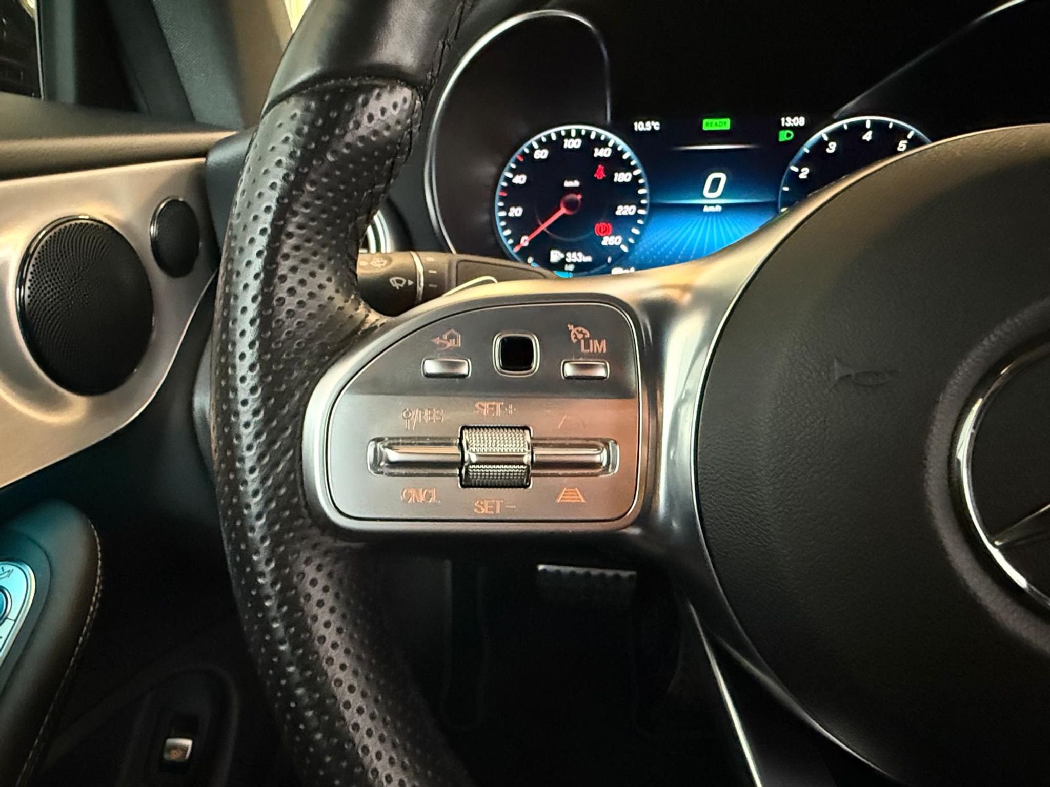 listing desktop thumbnail image 17