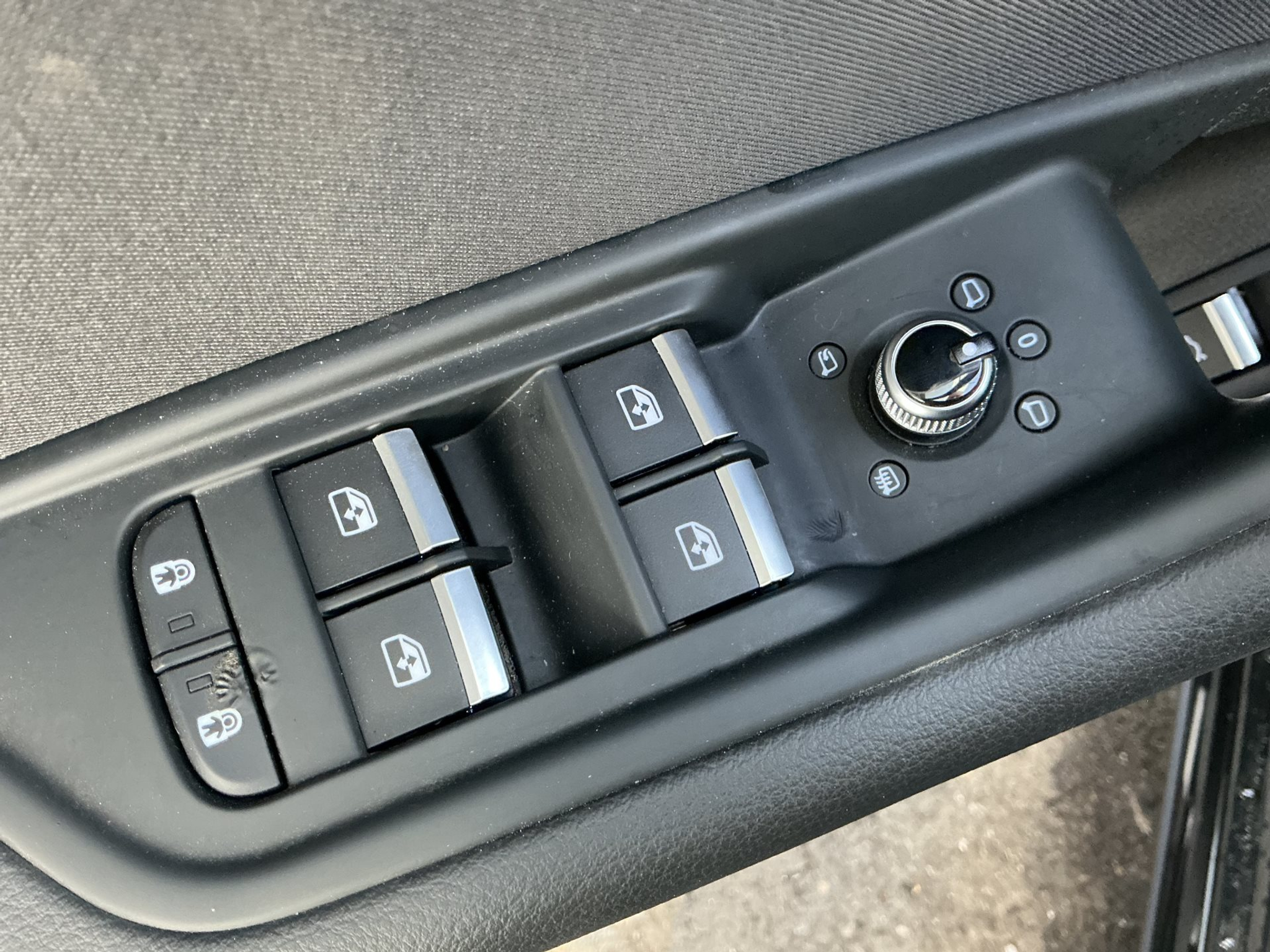 listing desktop thumbnail image 21