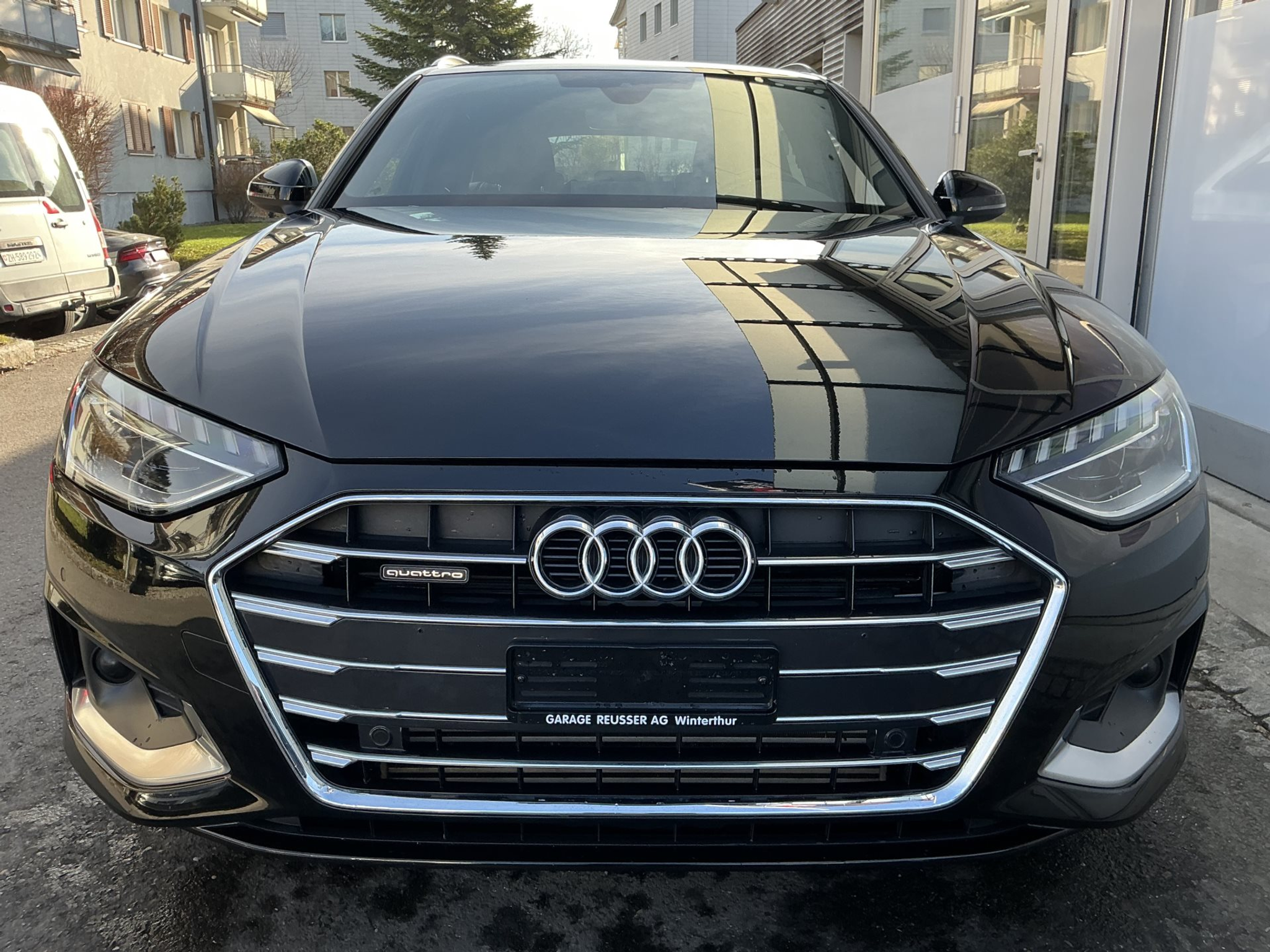 listing desktop thumbnail image 1