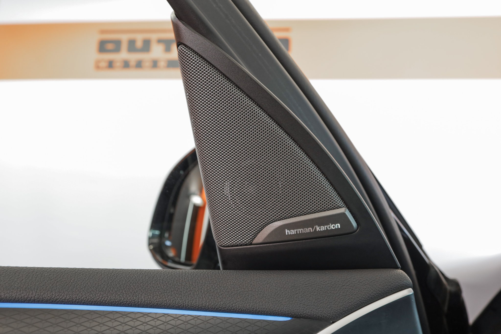 listing desktop thumbnail image 23