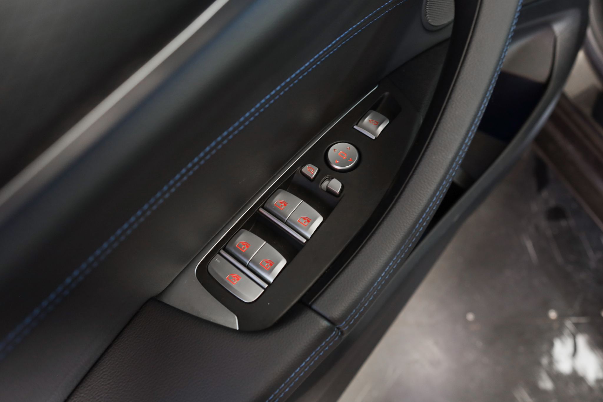 listing desktop thumbnail image 14