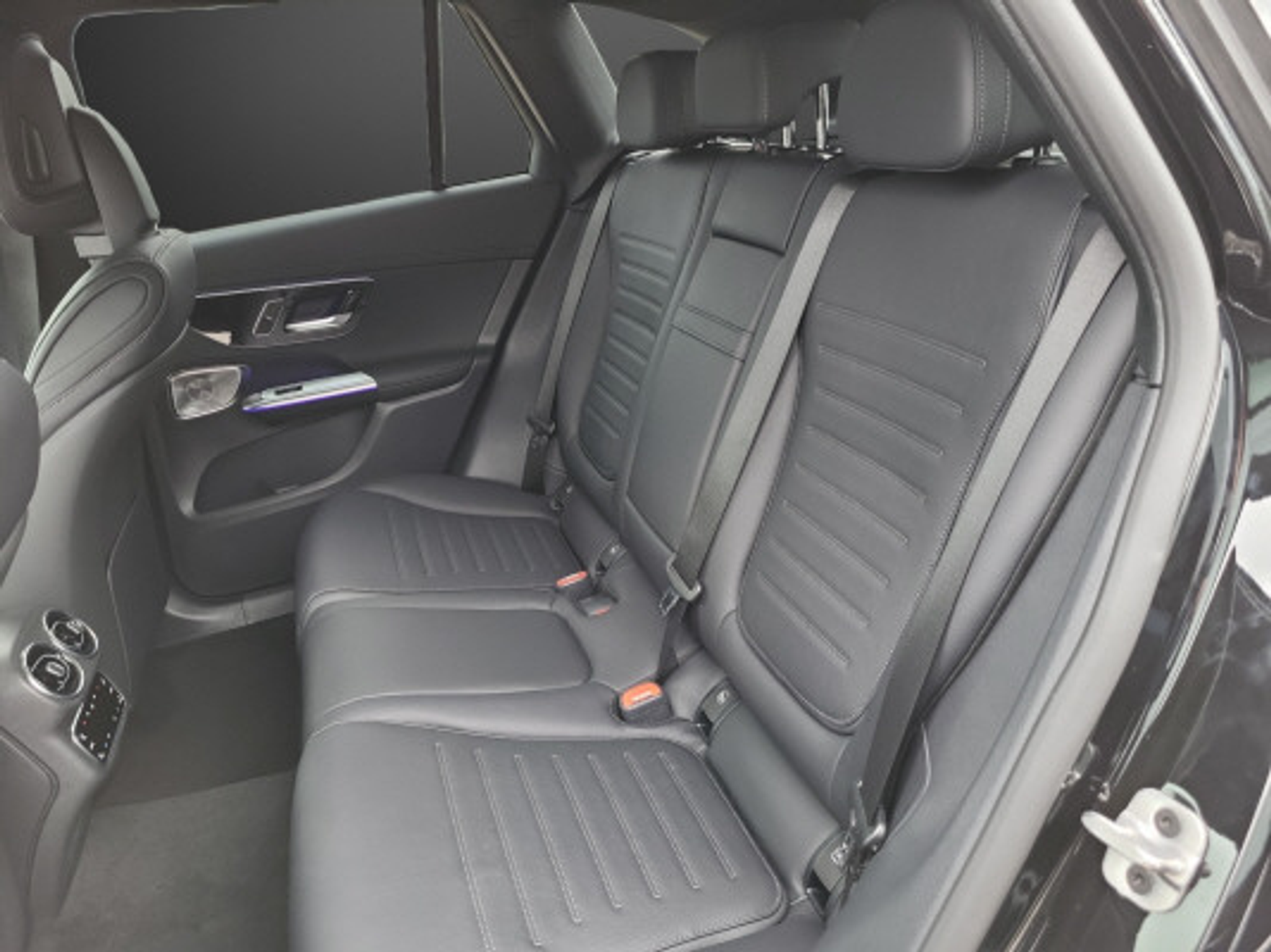 listing desktop thumbnail image 9