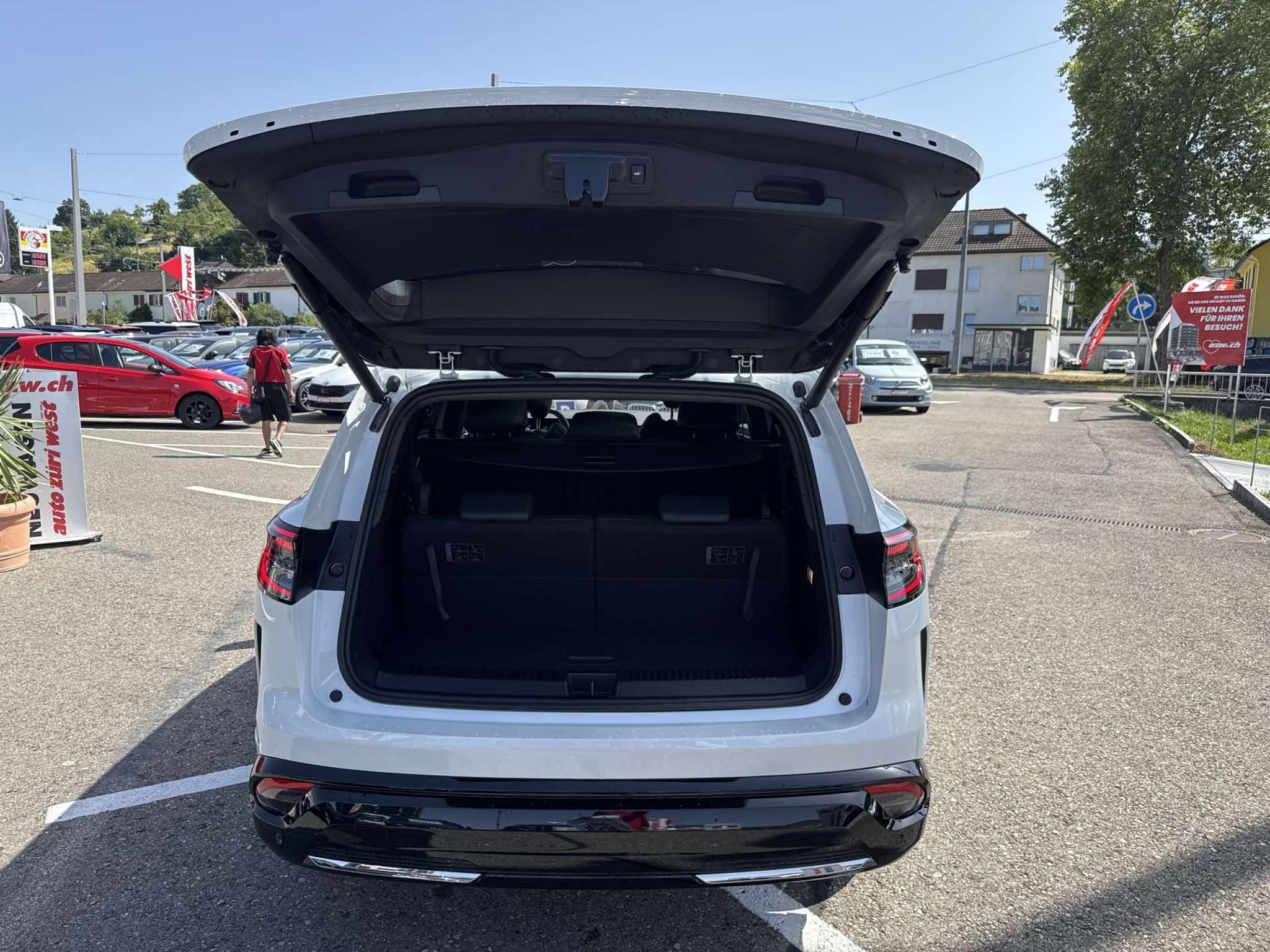 listing desktop thumbnail image 7