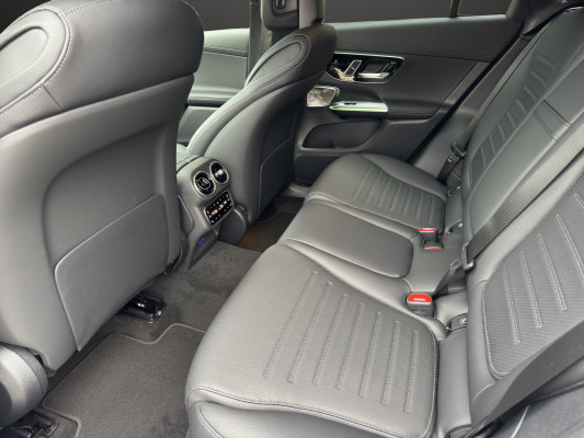 listing desktop thumbnail image 6