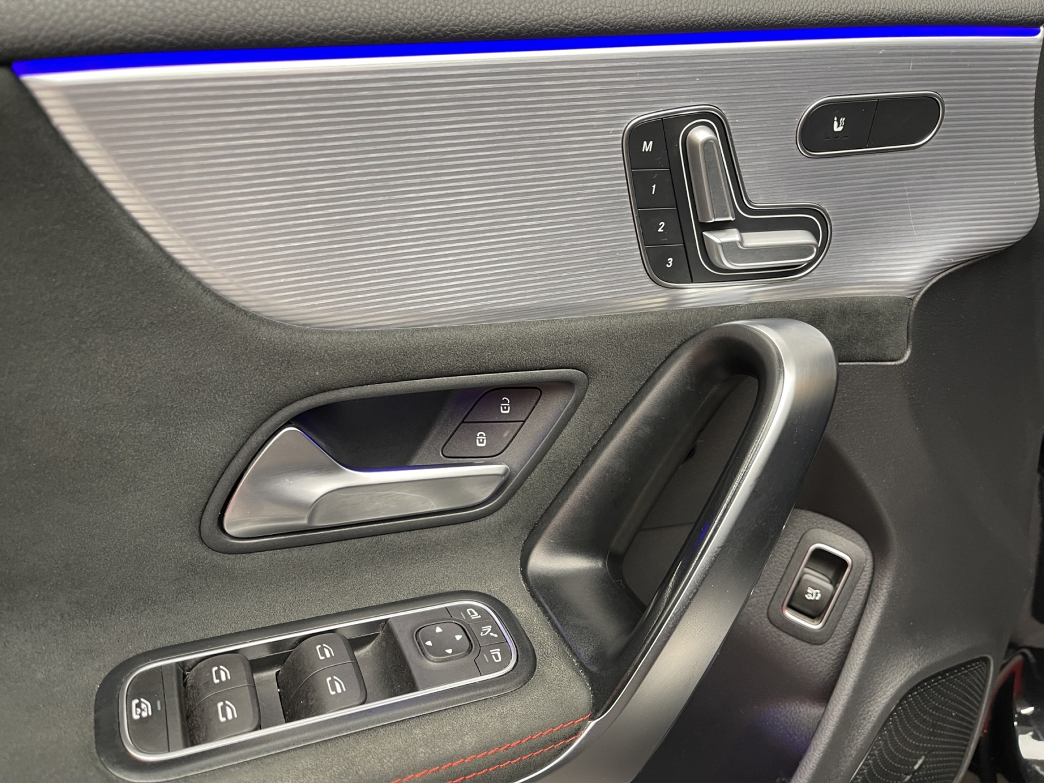 listing desktop thumbnail image 11