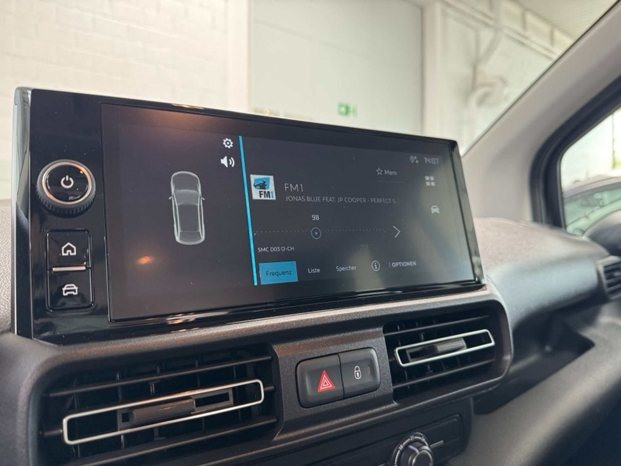 listing desktop thumbnail image 15