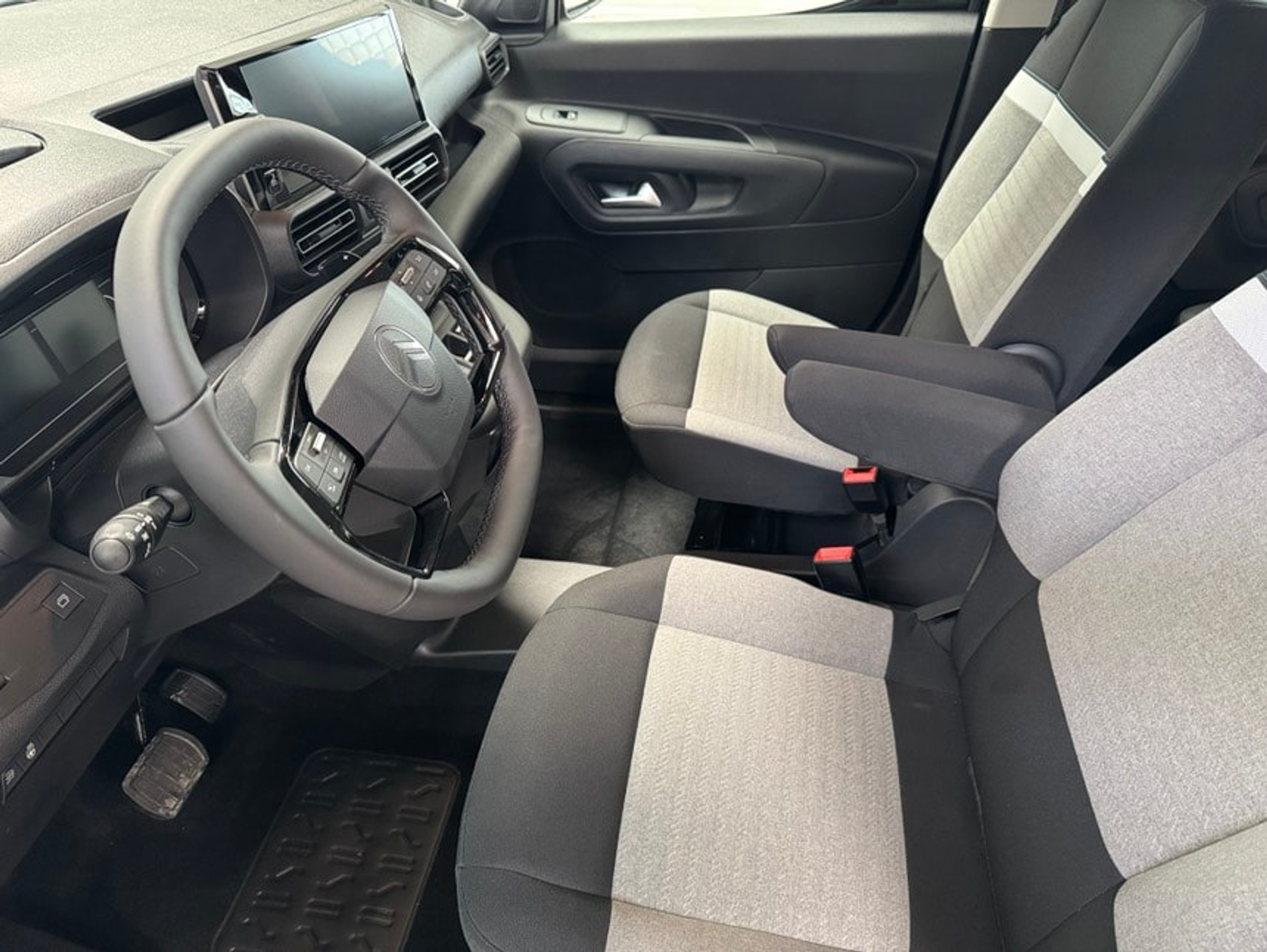 listing desktop thumbnail image 2