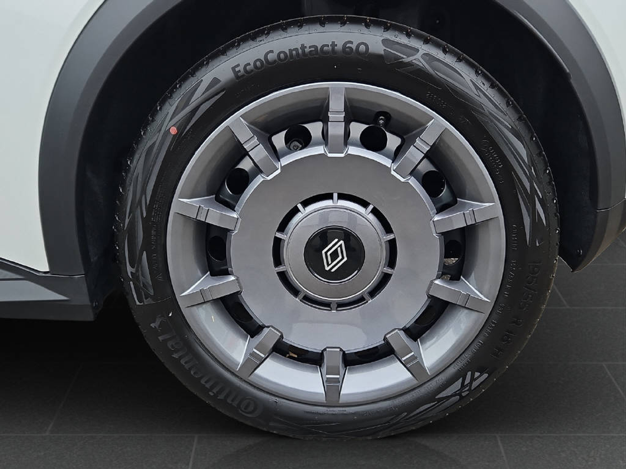 listing desktop thumbnail image 10