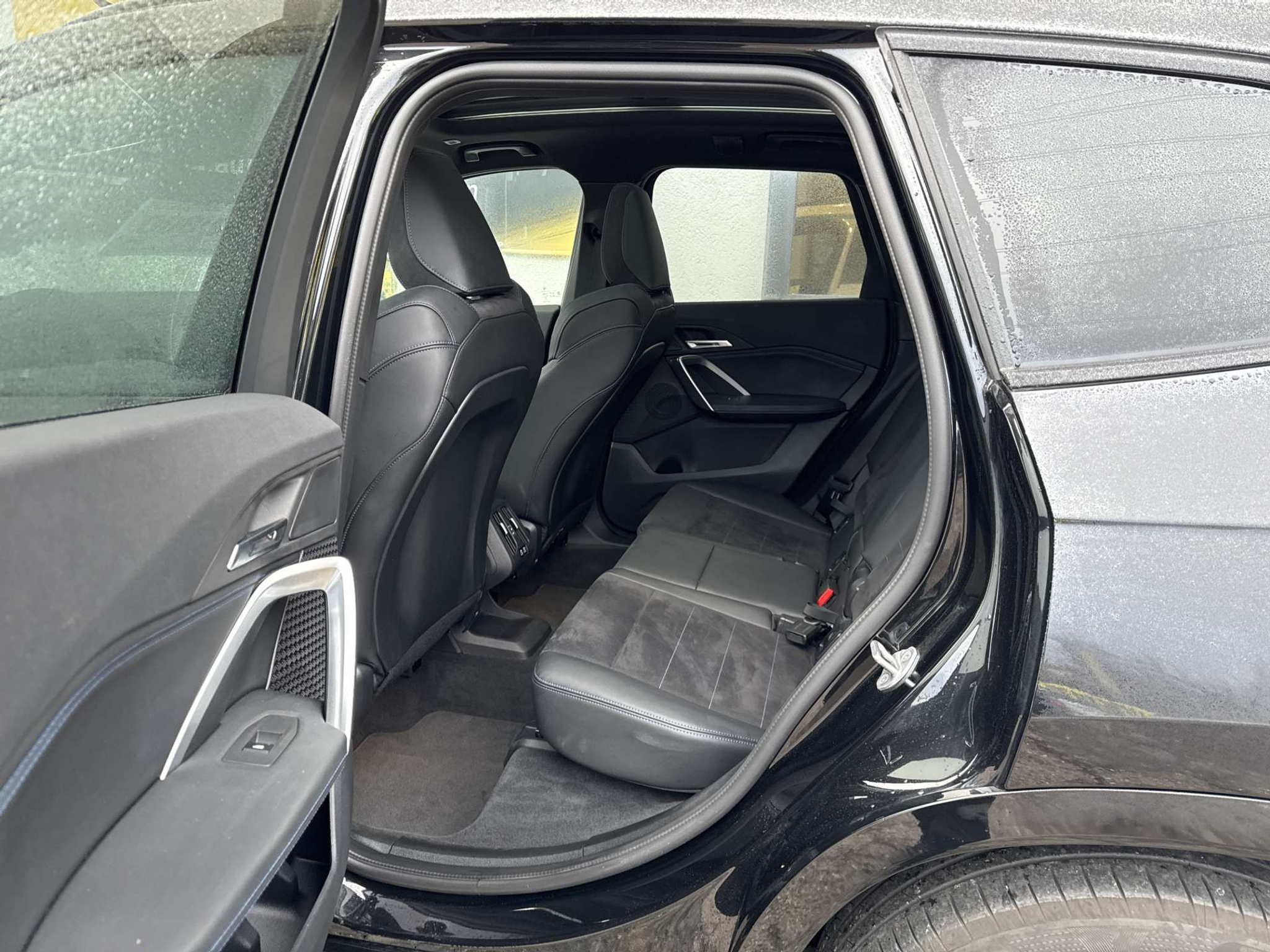 listing desktop thumbnail image 7