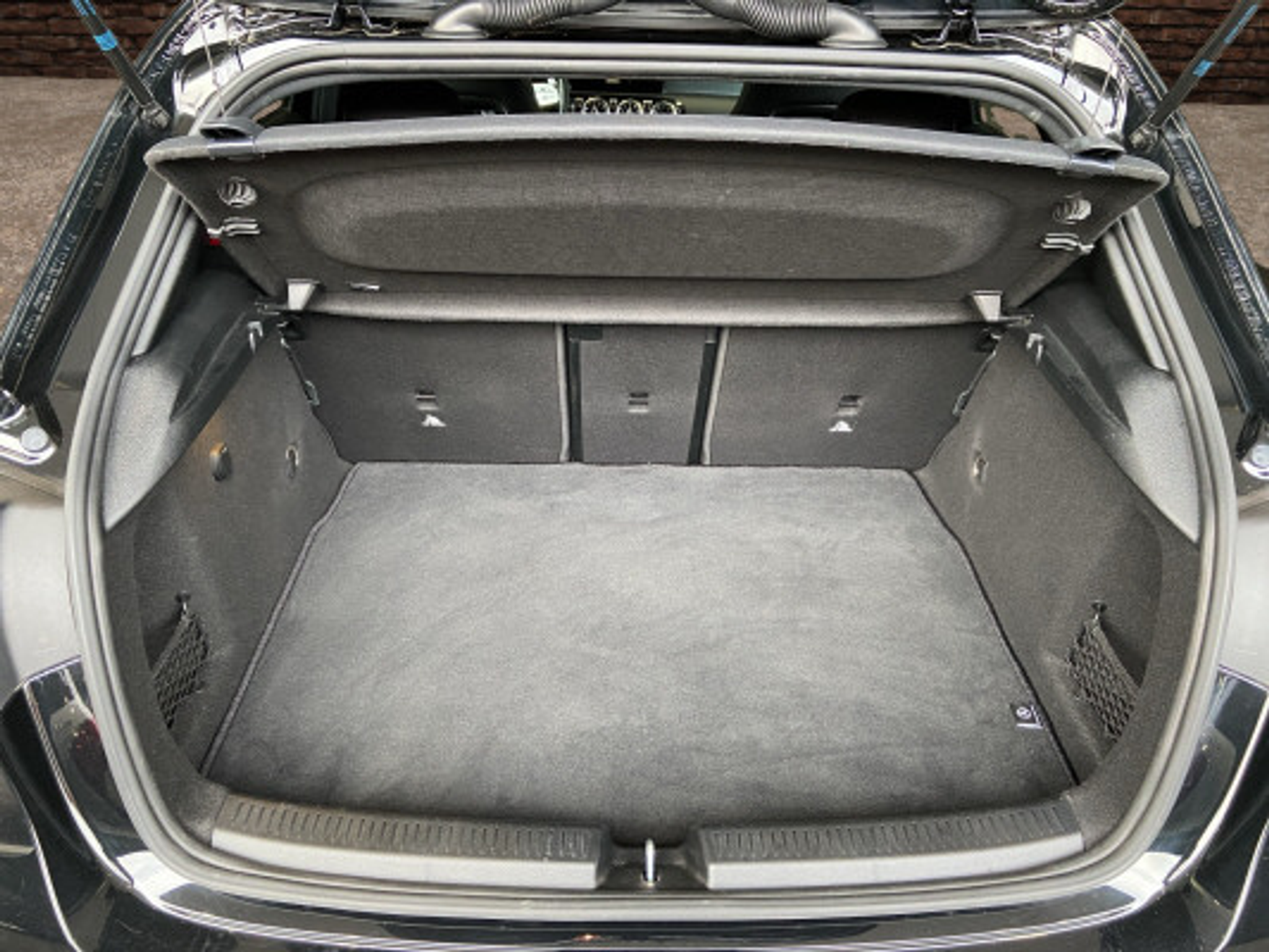 listing desktop thumbnail image 6