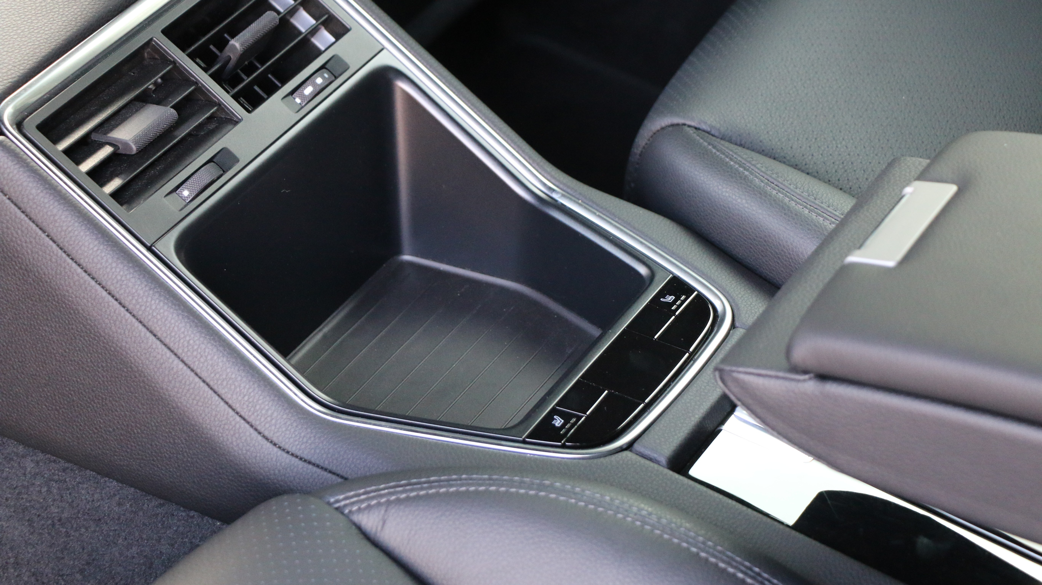 listing desktop thumbnail image 12