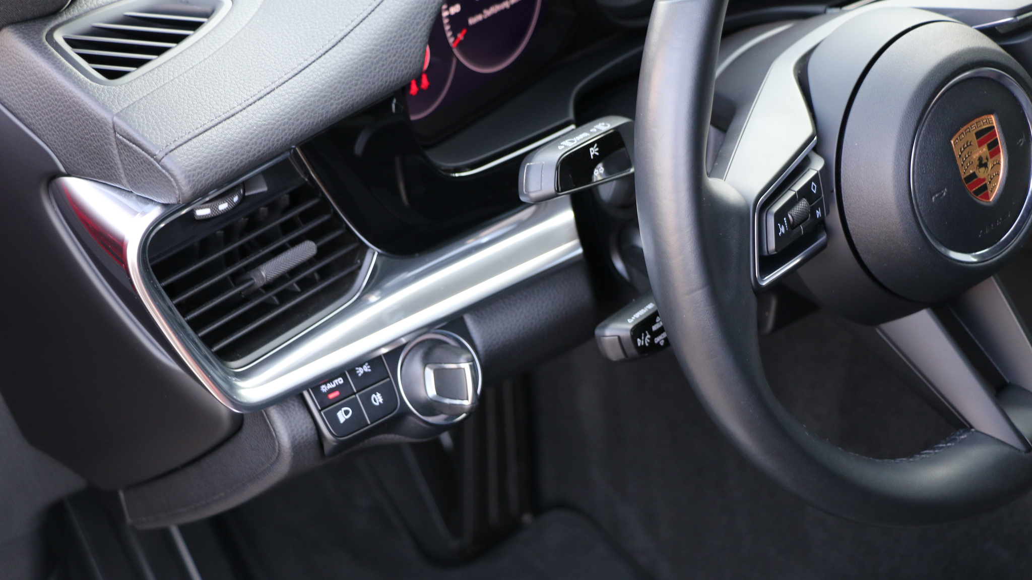 listing desktop thumbnail image 16