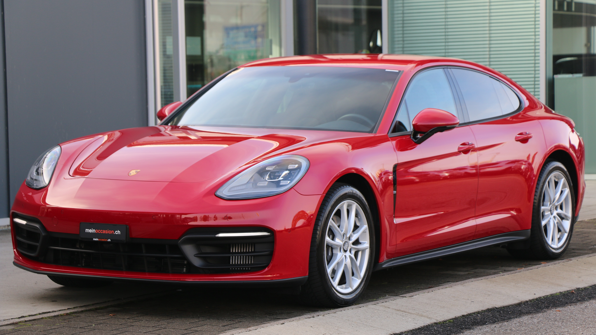 listing desktop thumbnail image 1