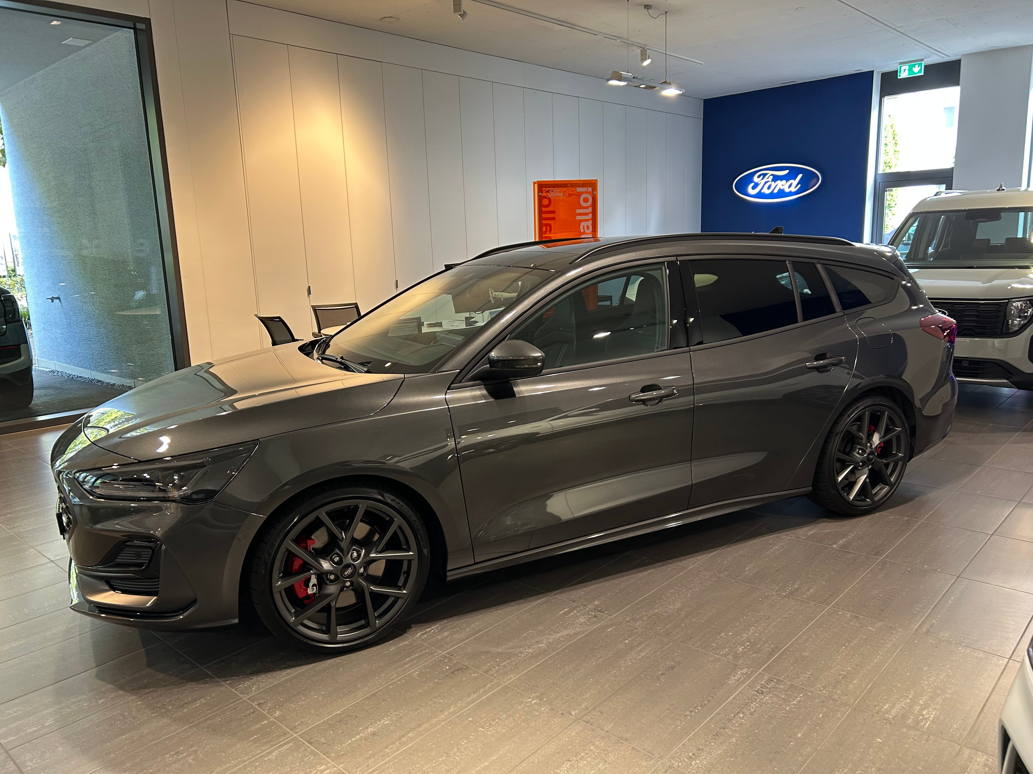 listing desktop thumbnail image 2