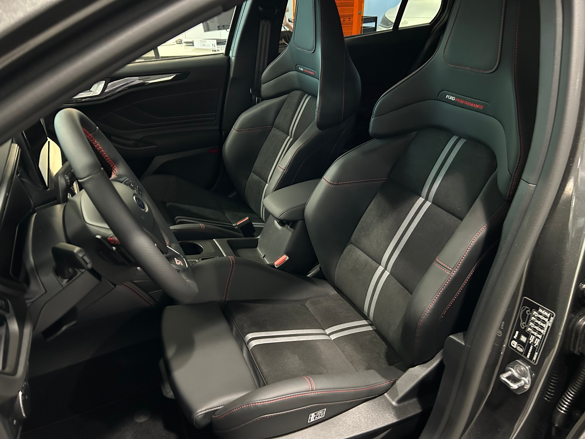 listing desktop thumbnail image 6