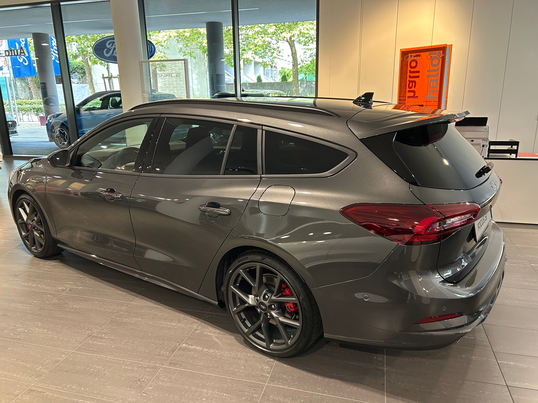 listing desktop thumbnail image 3